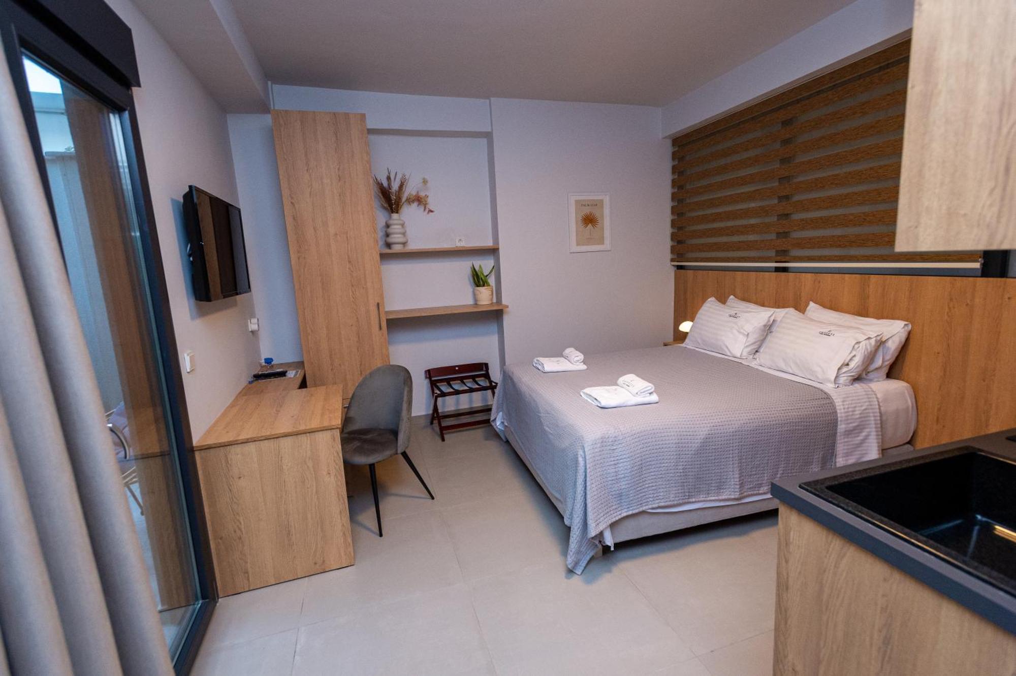 Aparthotel Empress Luxury Residences 3*