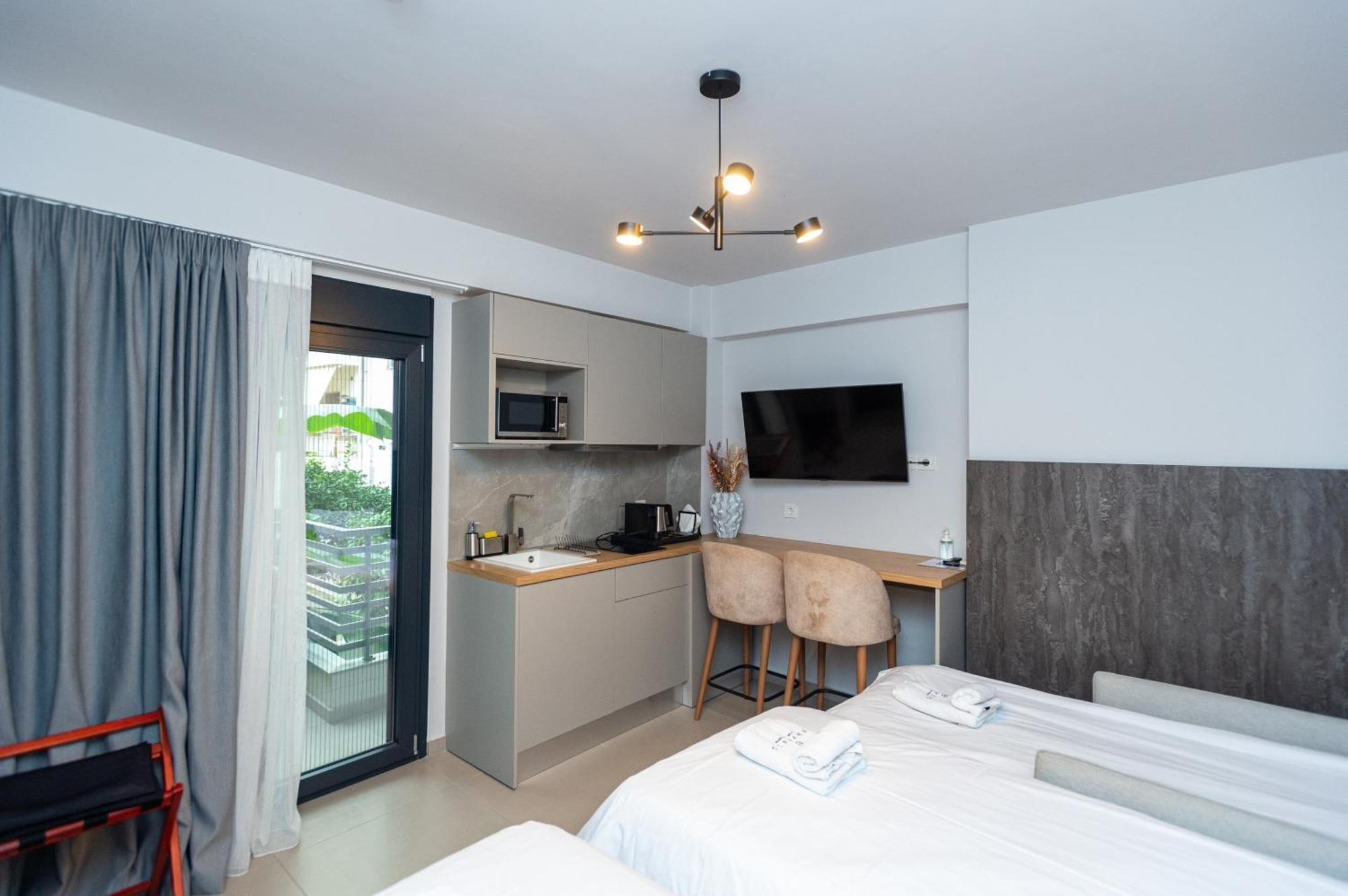 Empress Luxury Residences 3* Volos