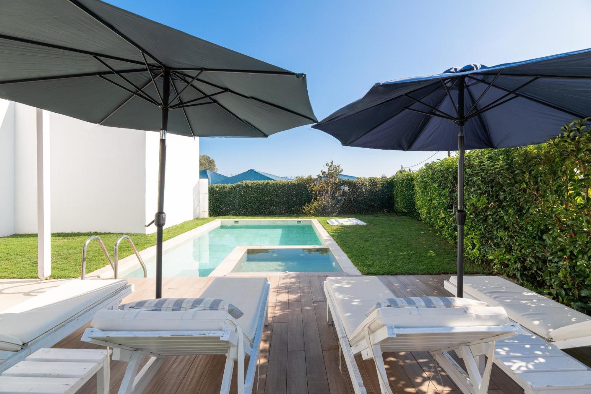 Villa New Brand Villas: Beachside Retreat With And Heated Pool *