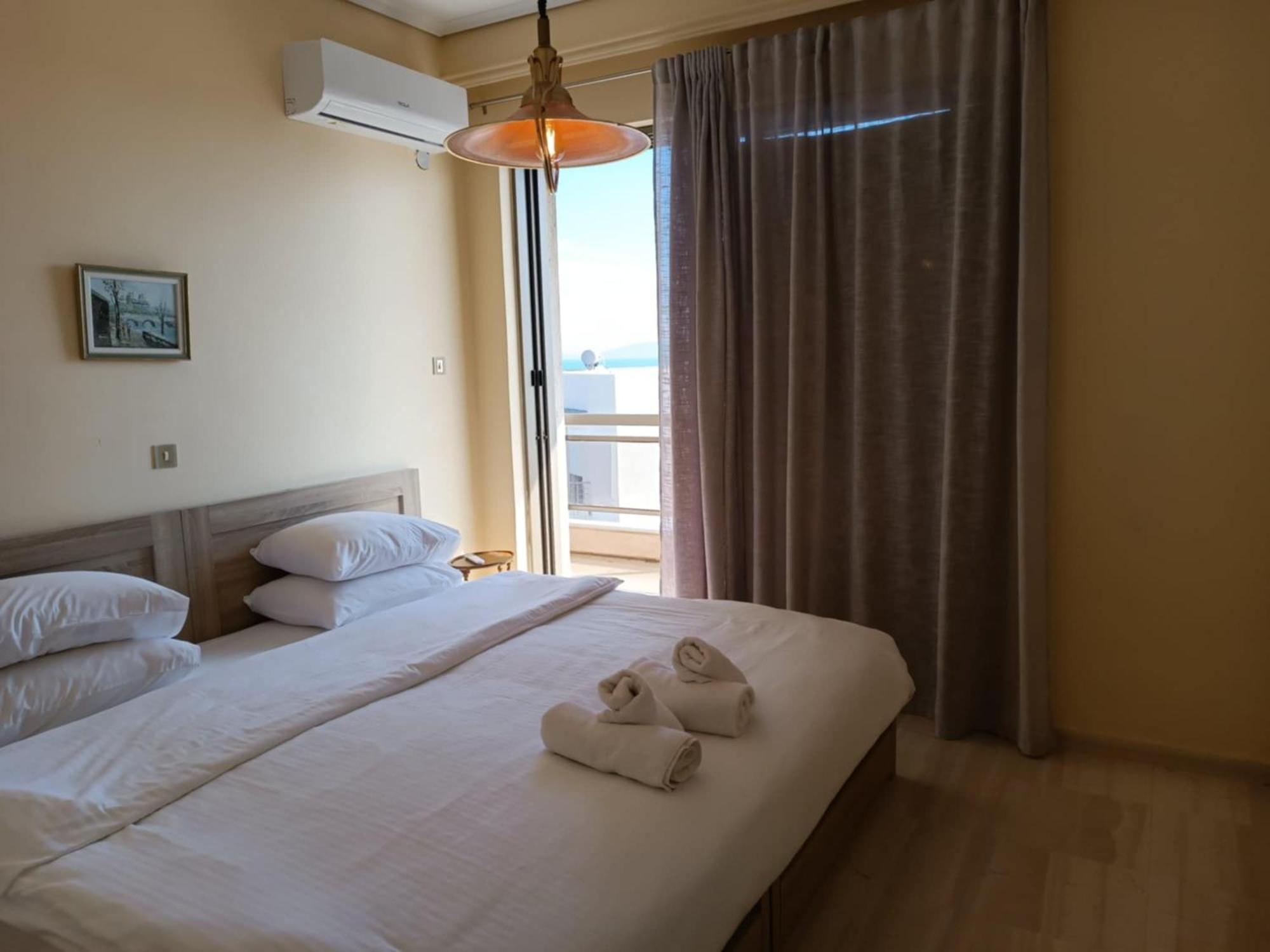 Apartment Amazing Sea View, Port, Athens Airport, Self-check-in