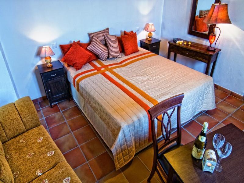 Alkifron Aparthotel 2*