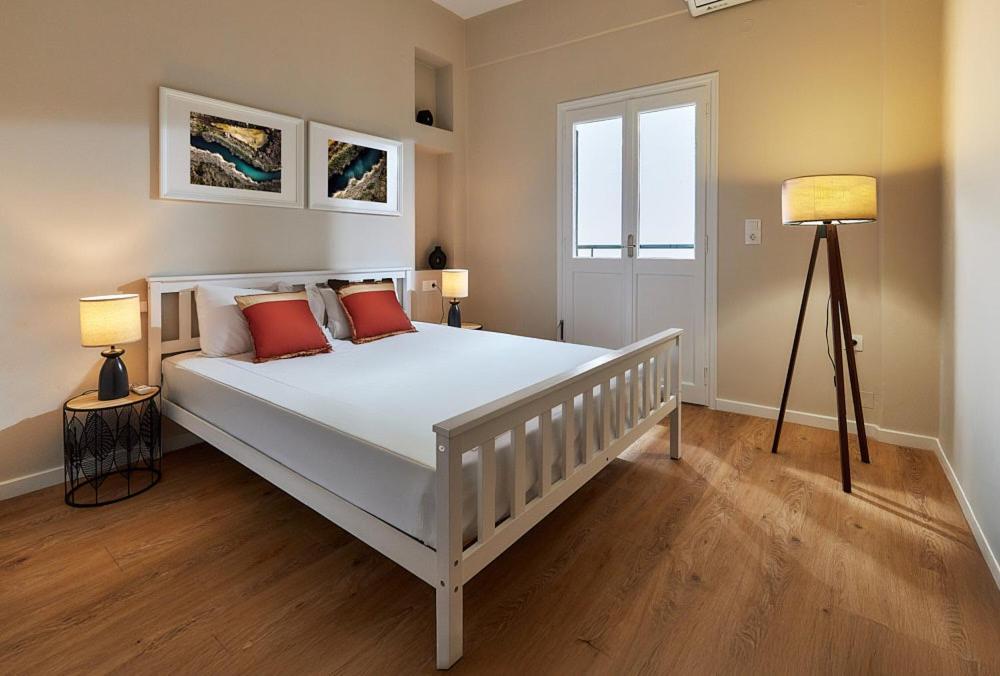 City-center Sea View Apartment *