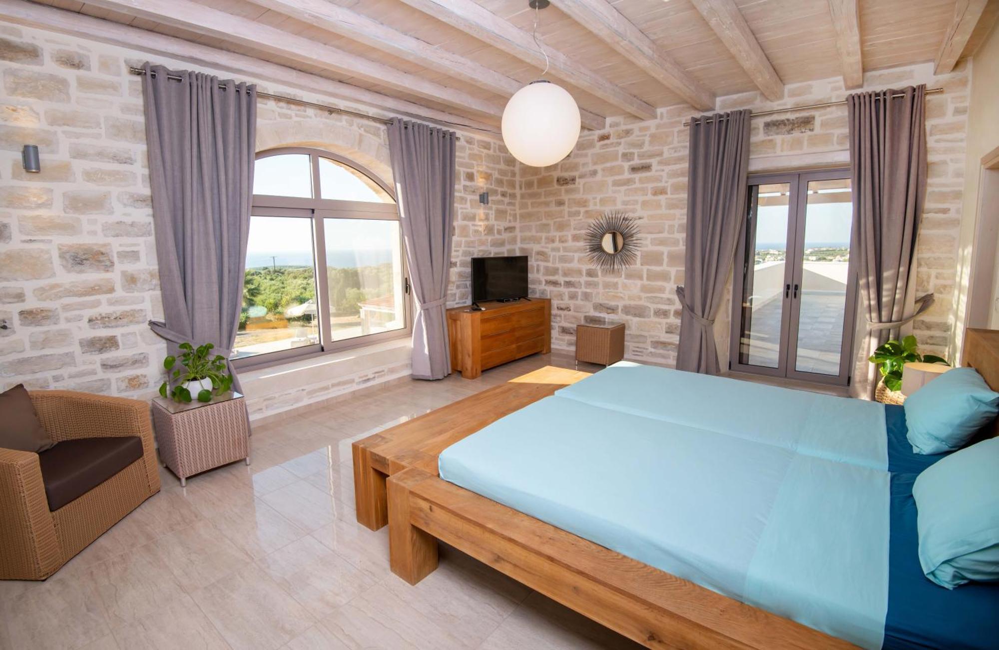 Elia, By Hellocrete Villa *