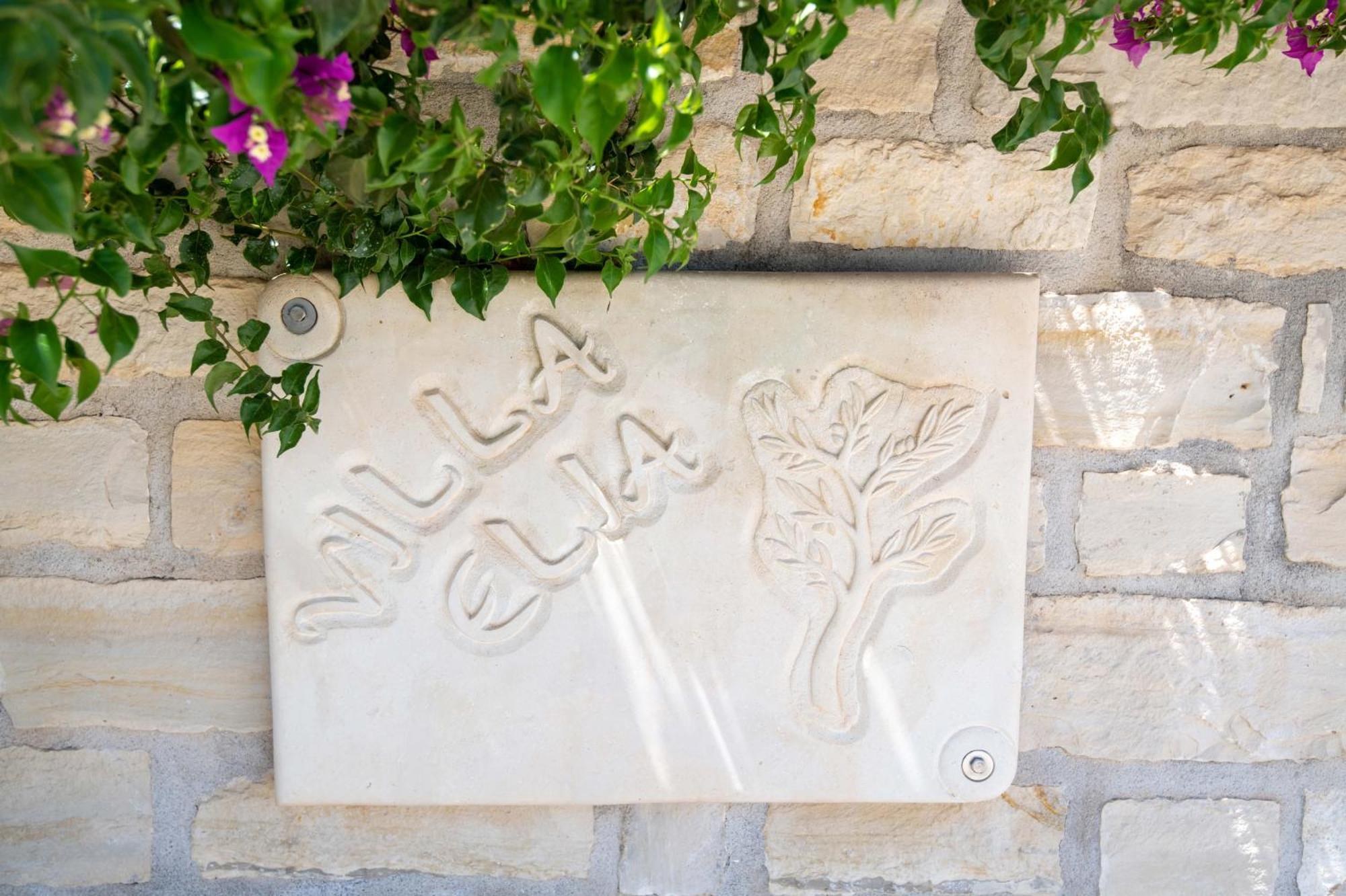 Villa Elia, By Hellocrete Asterion
