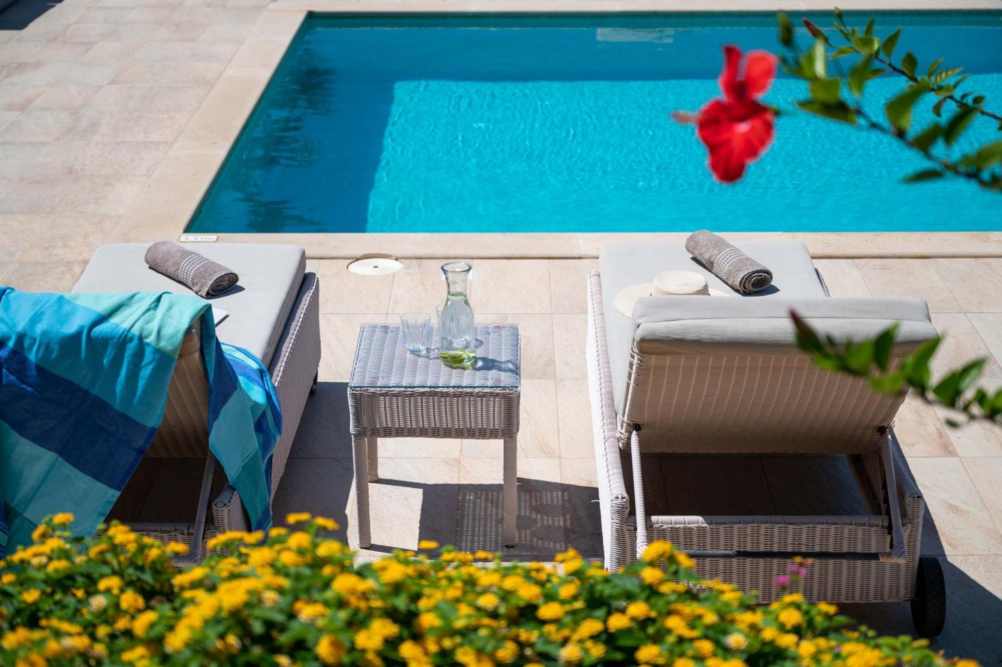 Villa Elia, By Hellocrete
