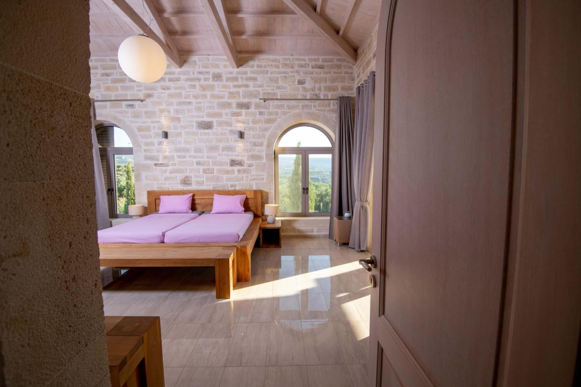 Villa Elia, By Hellocrete