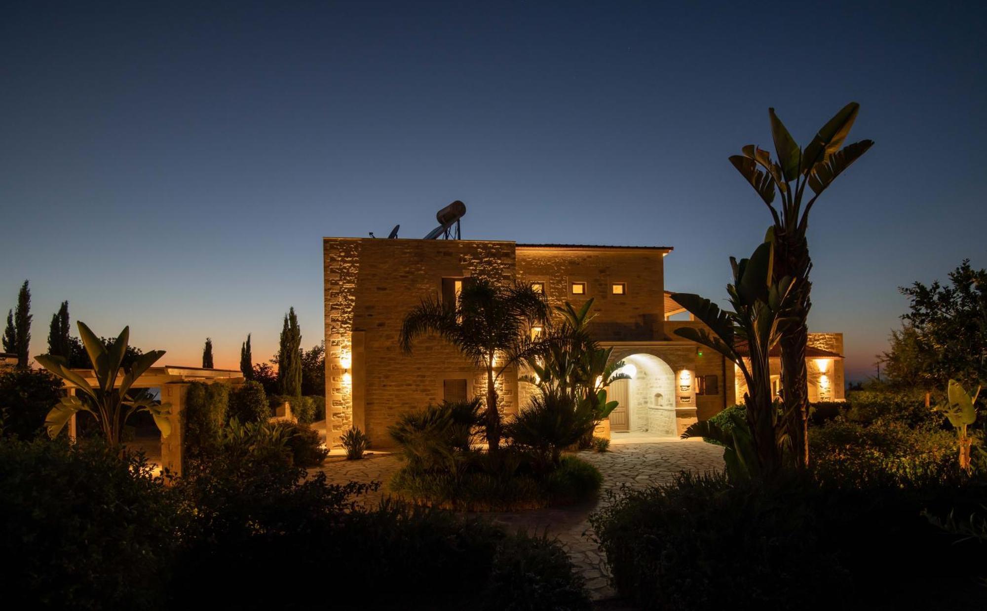 Villa Elia, By Hellocrete *