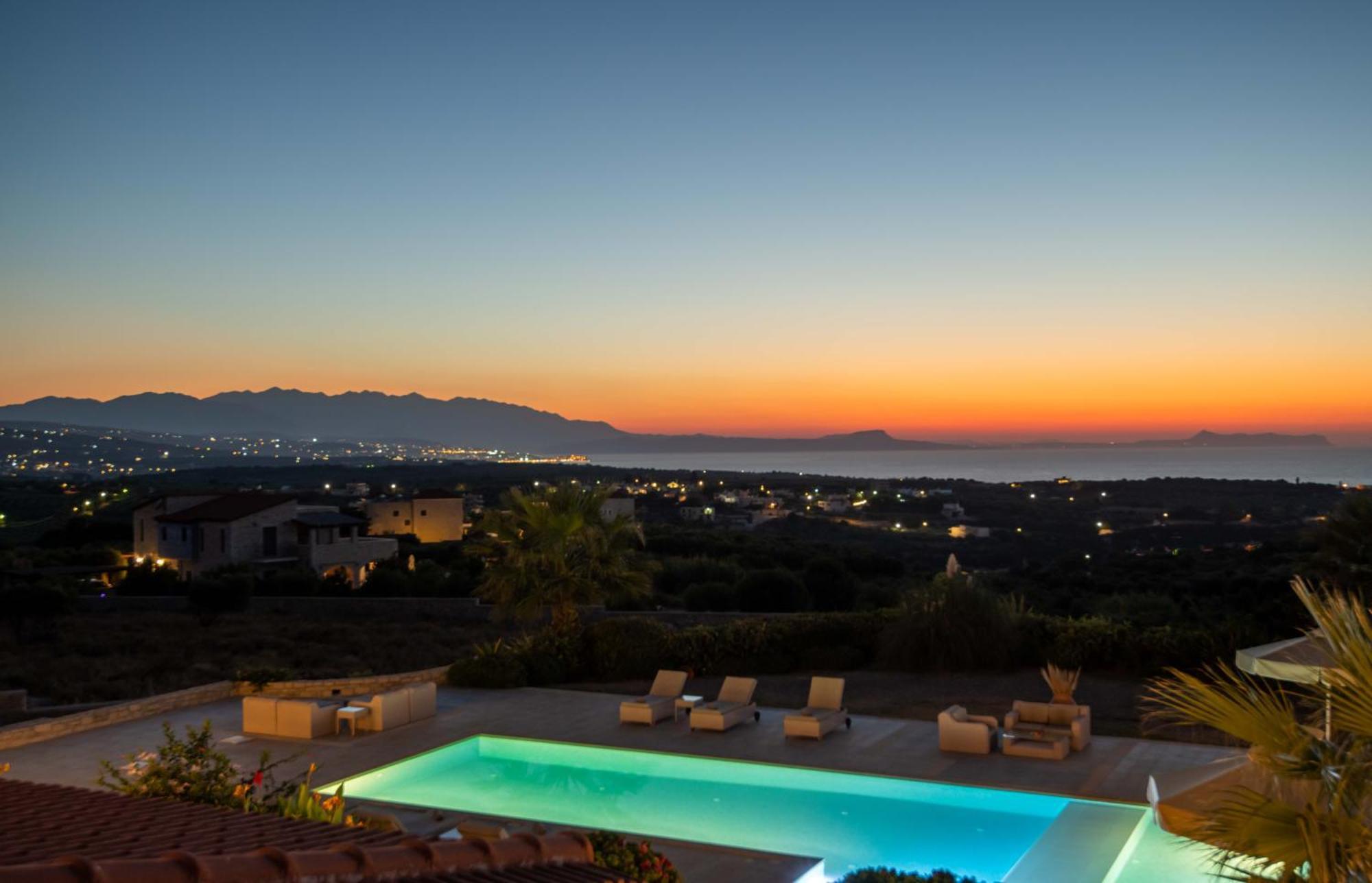Elia, By Hellocrete Villa *