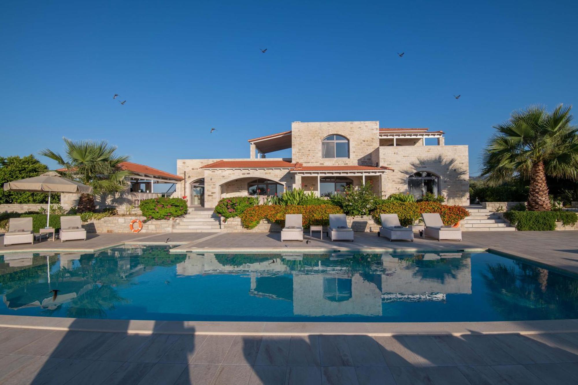 Villa Elia, By Hellocrete *