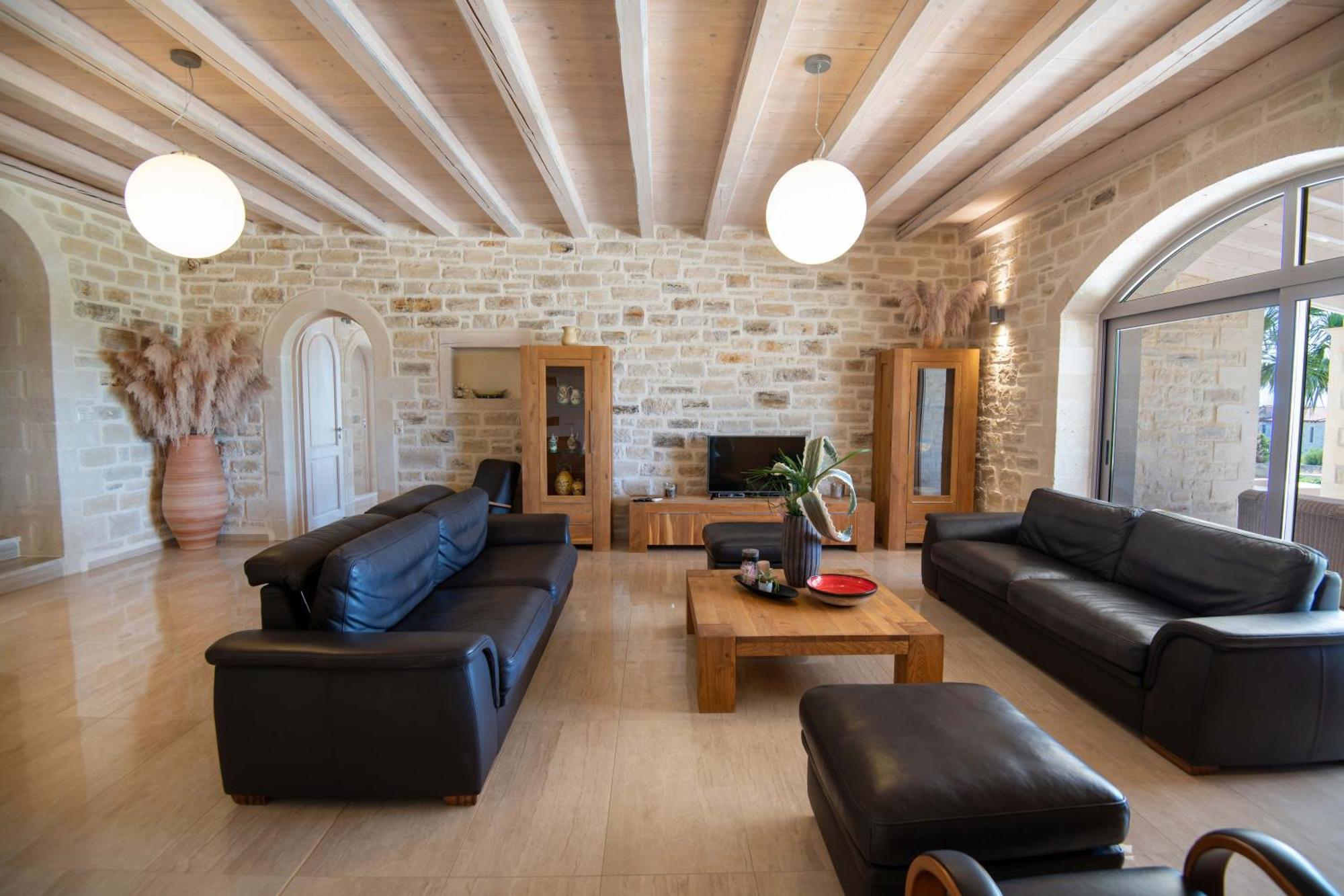 Villa Elia, By Hellocrete *