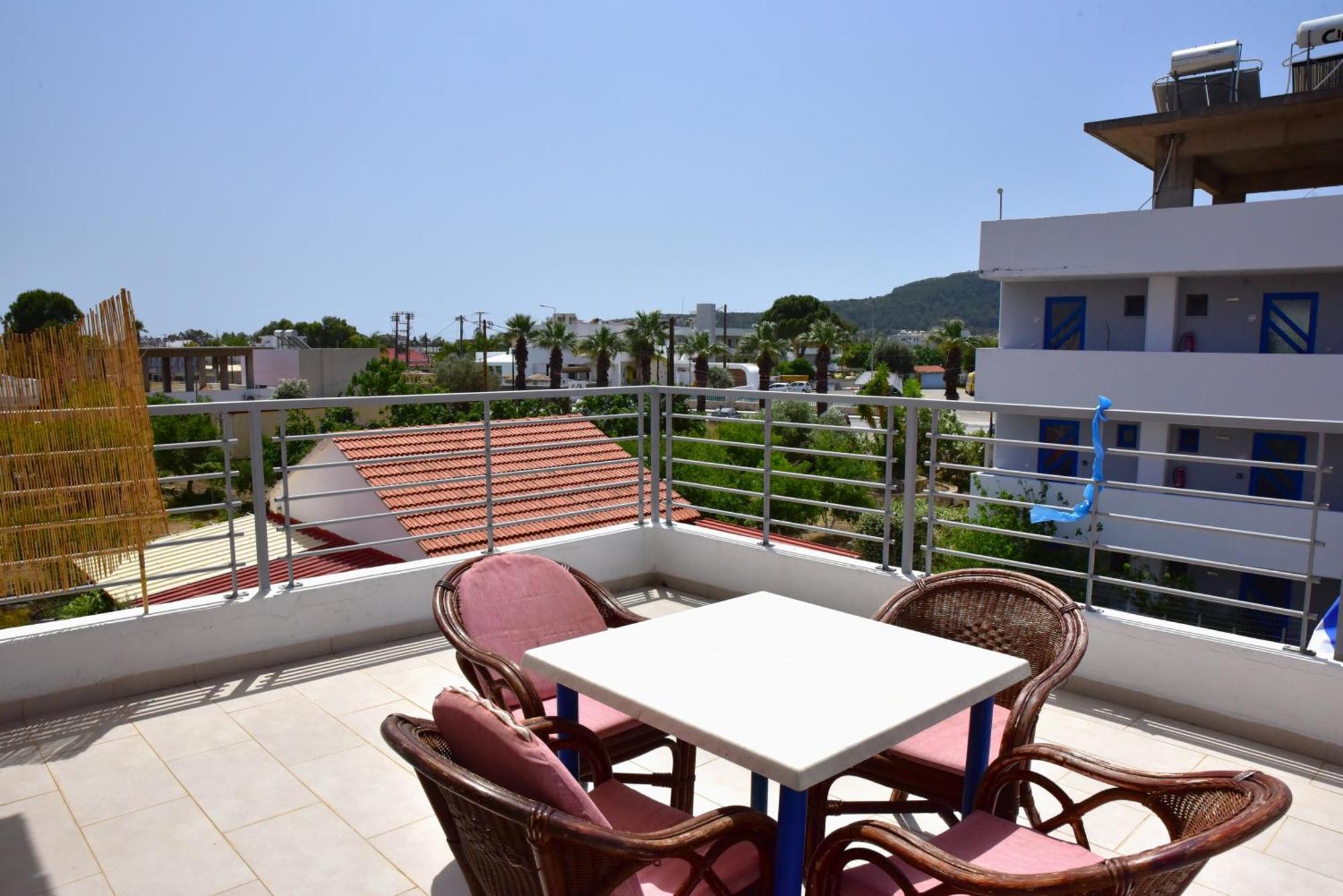 Roseberry Aparthotel 2*