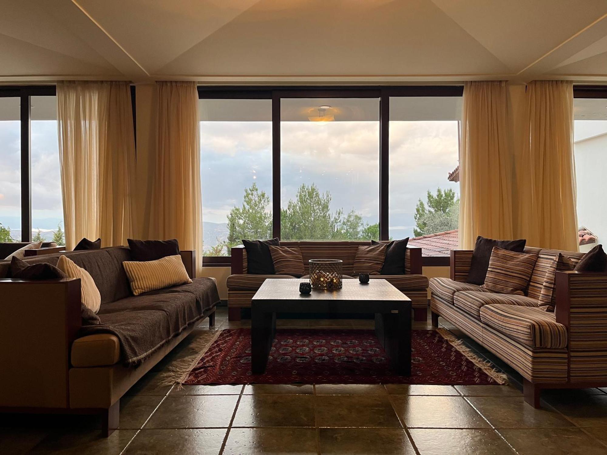 Hotel Anemolia Mountain