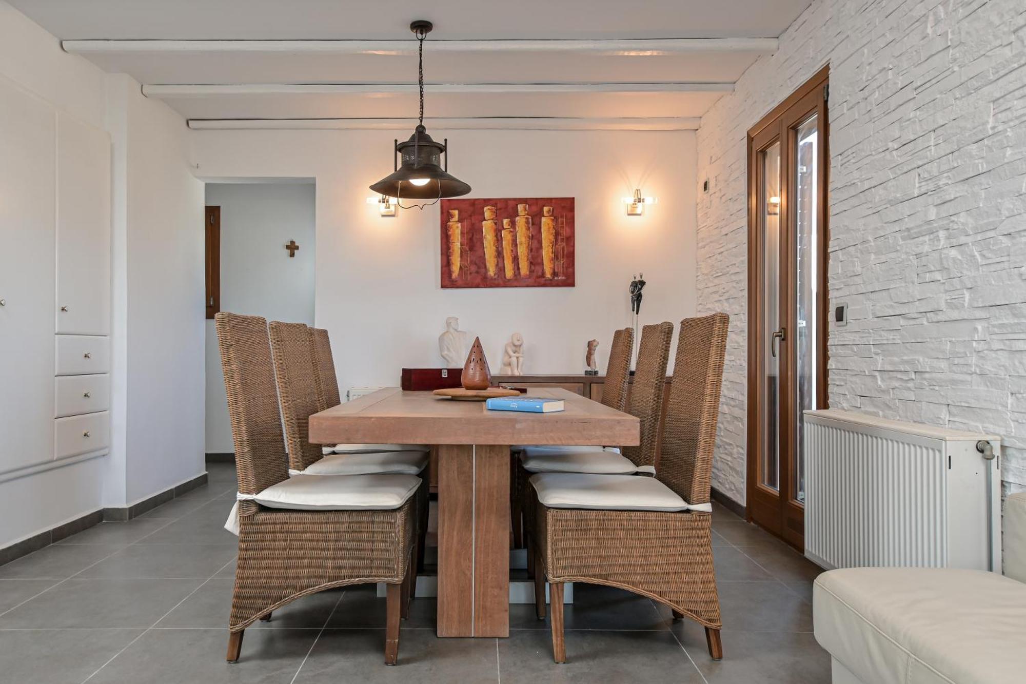 Villa 4 Bedroom Valerie With Private Swimming Pool *