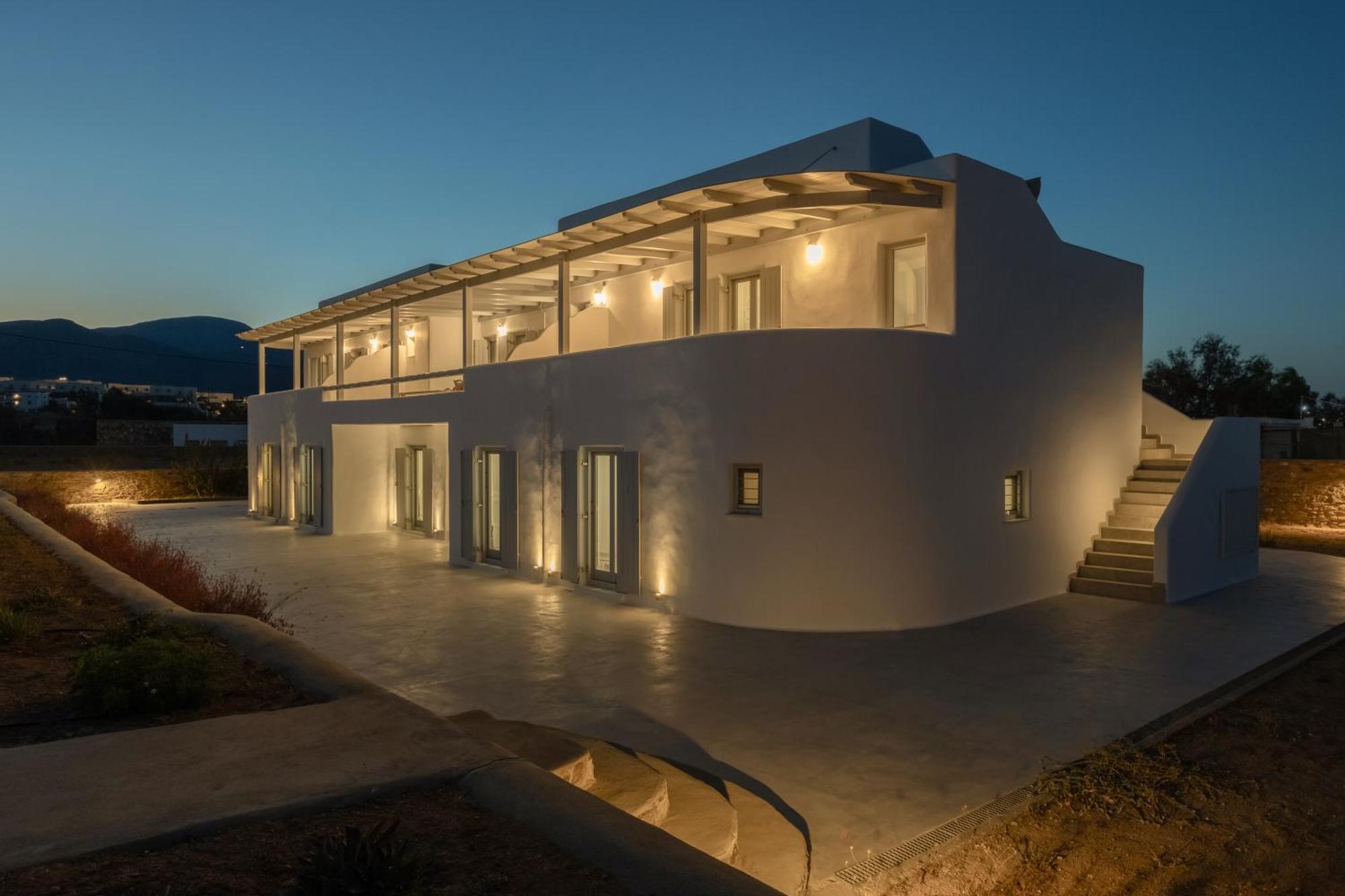 Paros Melodia * Logaras