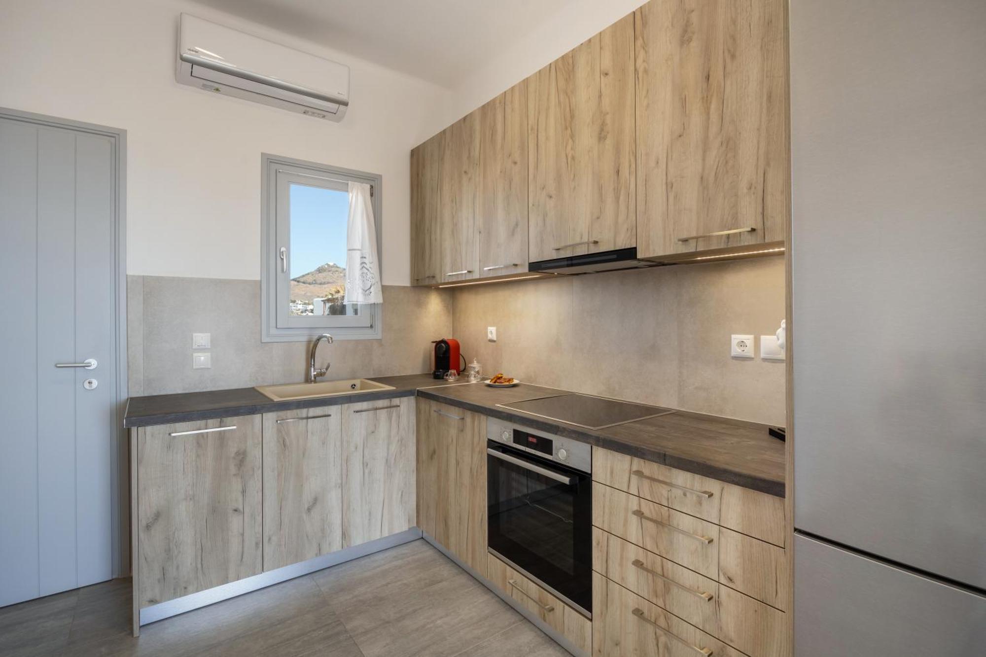 Paros Melodia