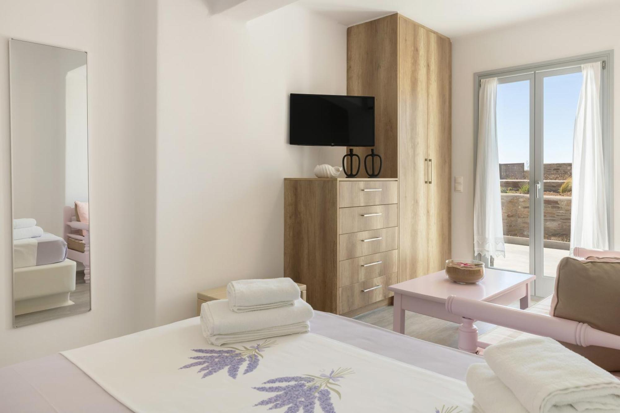 Paros Melodia * Logaras