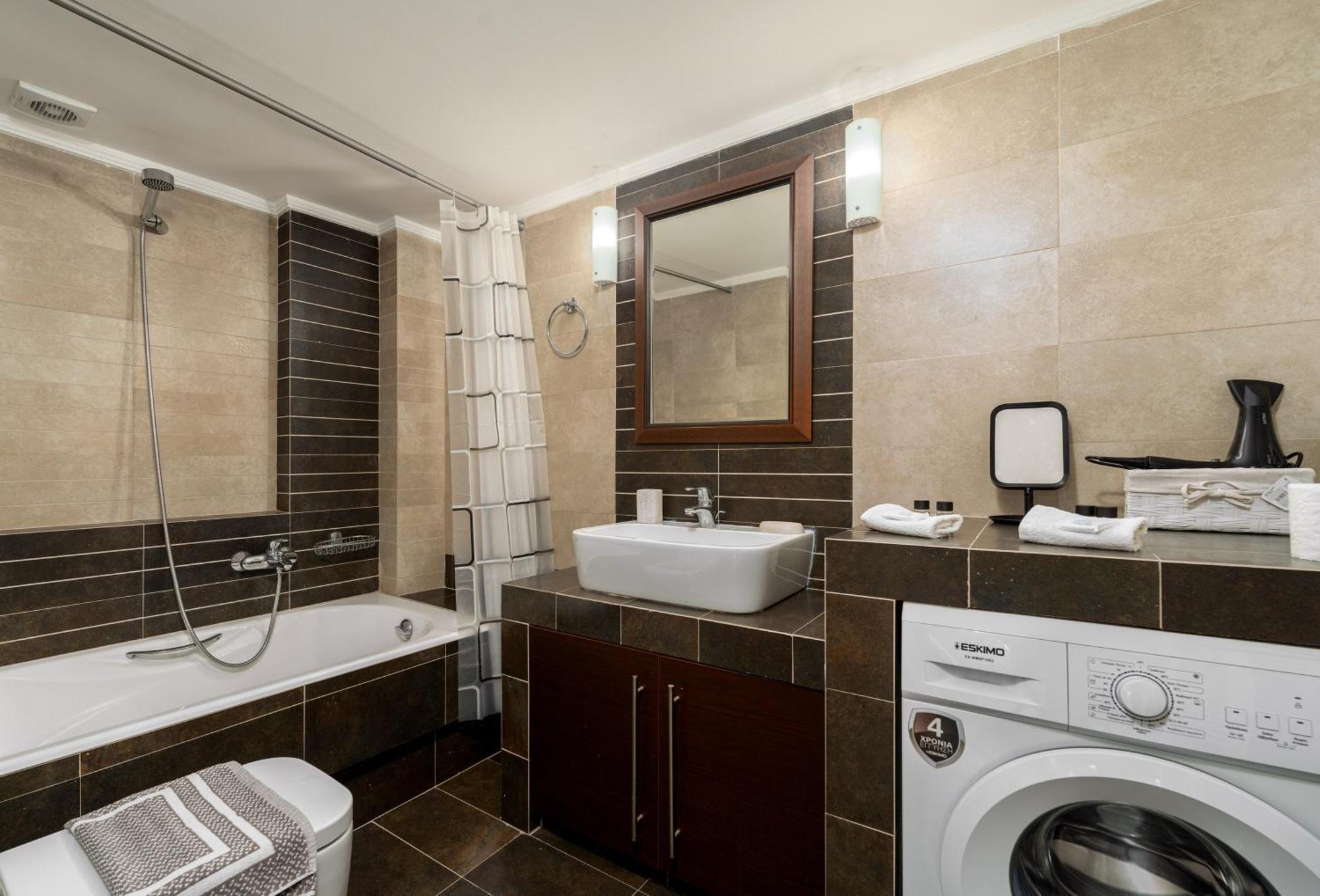 Byron Luxury Apartment Aigio