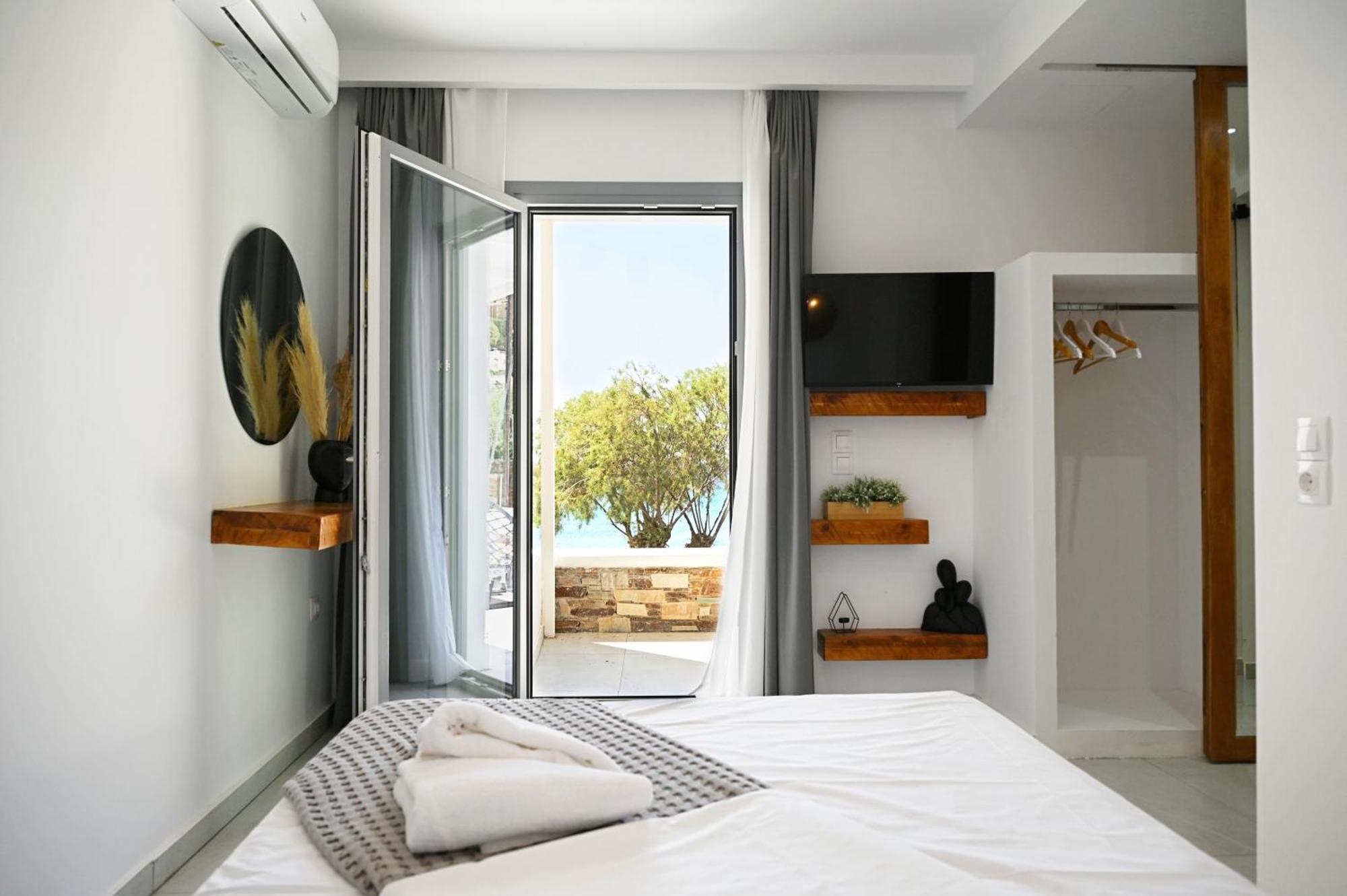 Aparthotel Beachfront Cycladic Irene Boutique Kanala