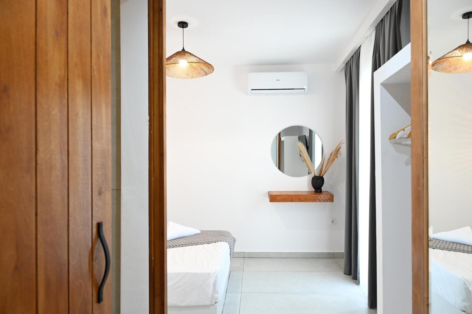 Beachfront Cycladic Irene Boutique *