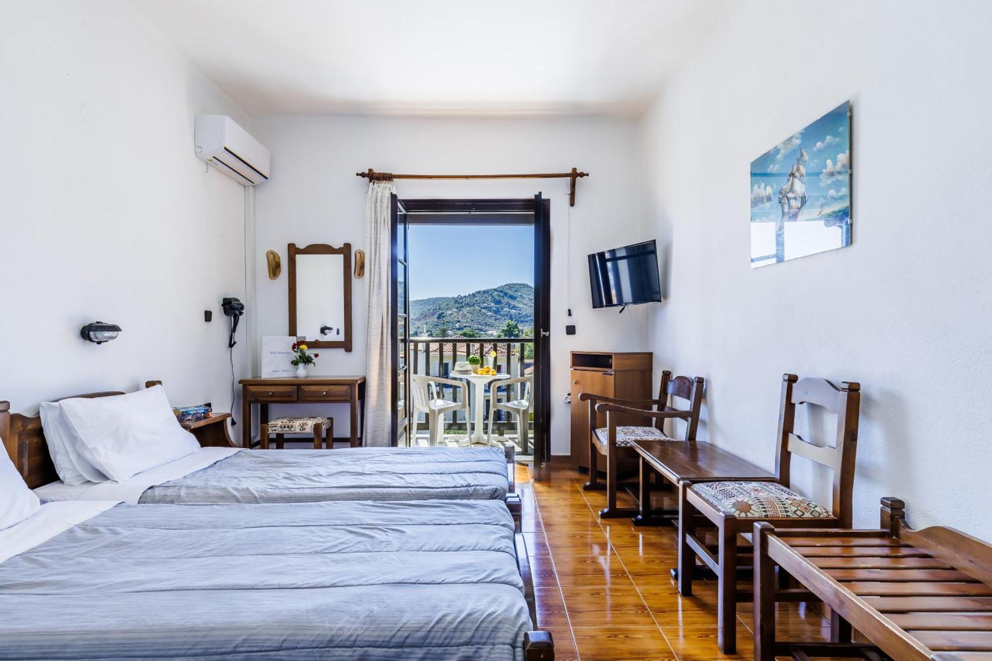 Dionyssos Hotel