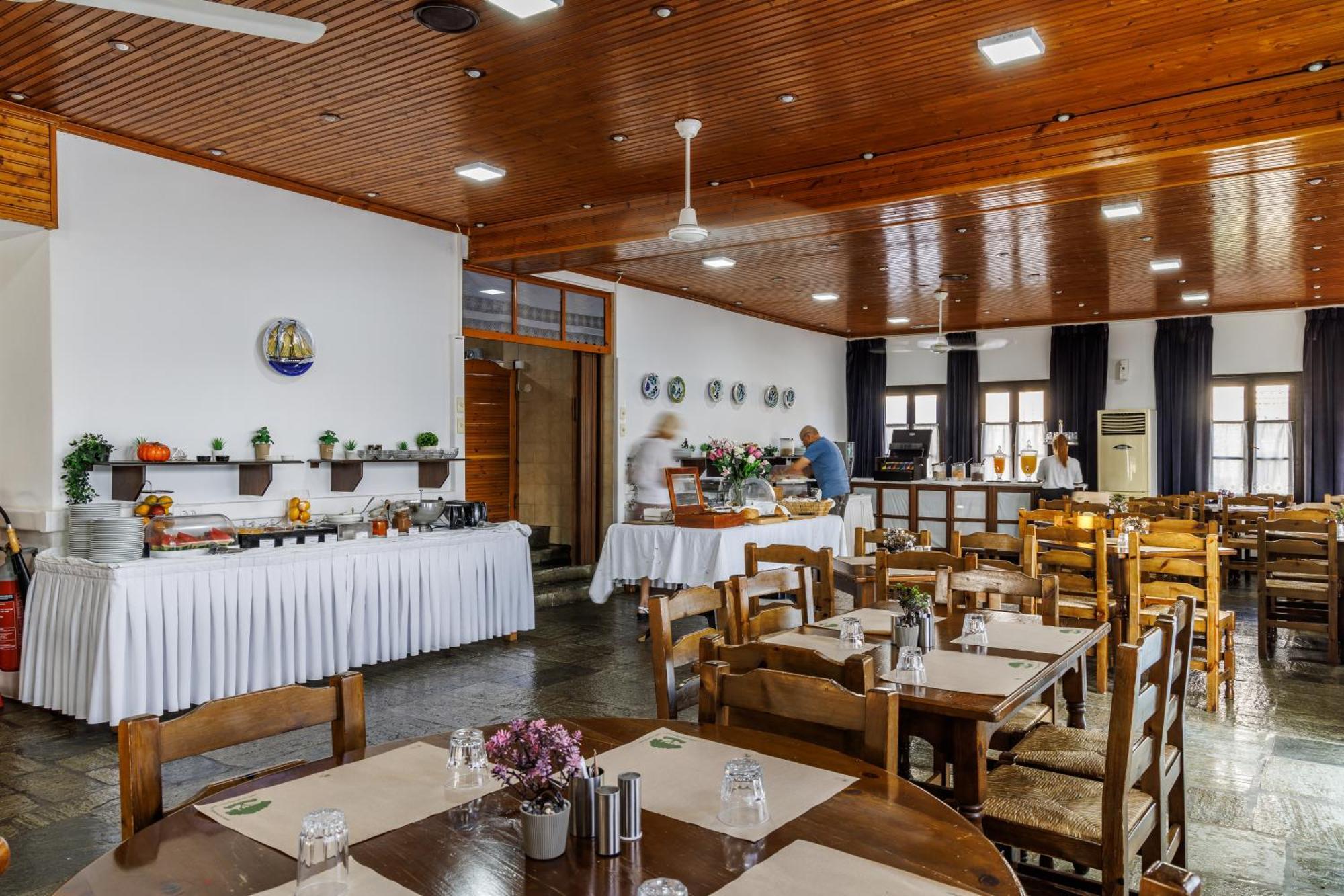 Dionyssos Hotel 3*
