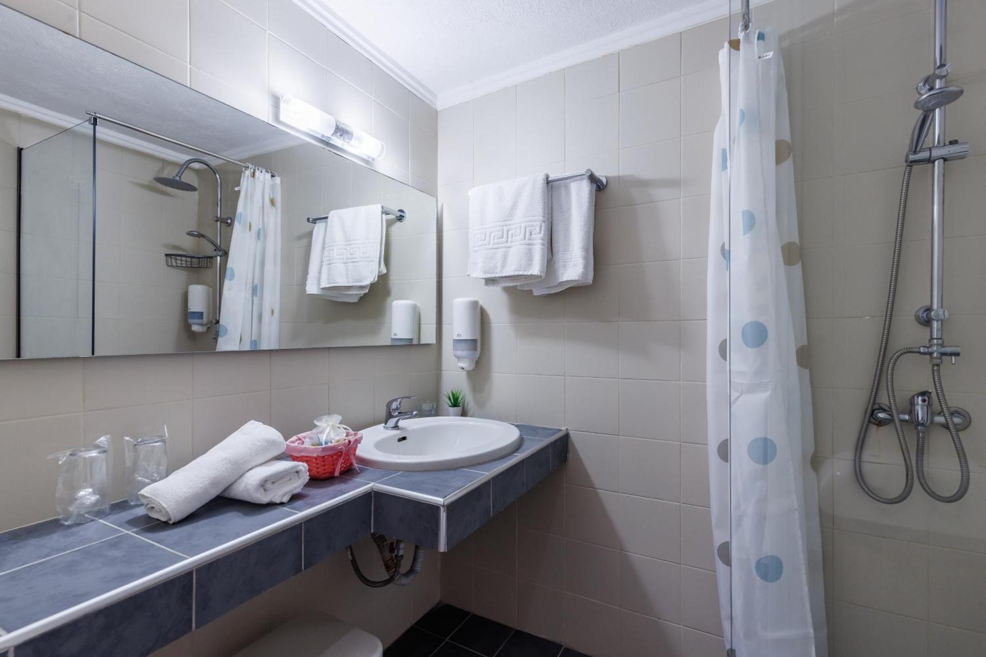 Dionyssos Hotel