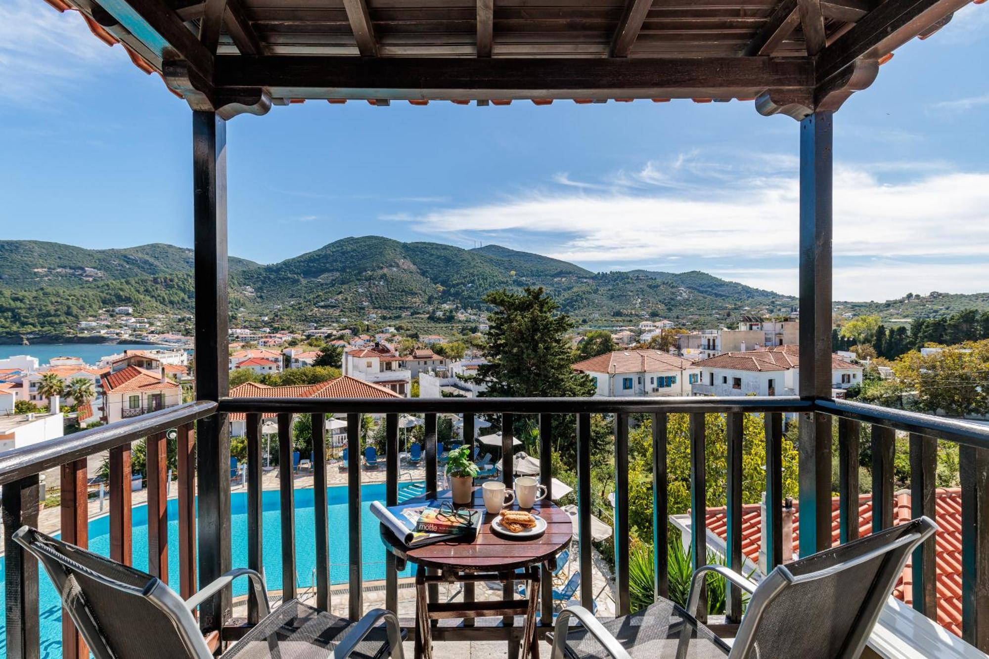 Dionyssos Hotel 3*