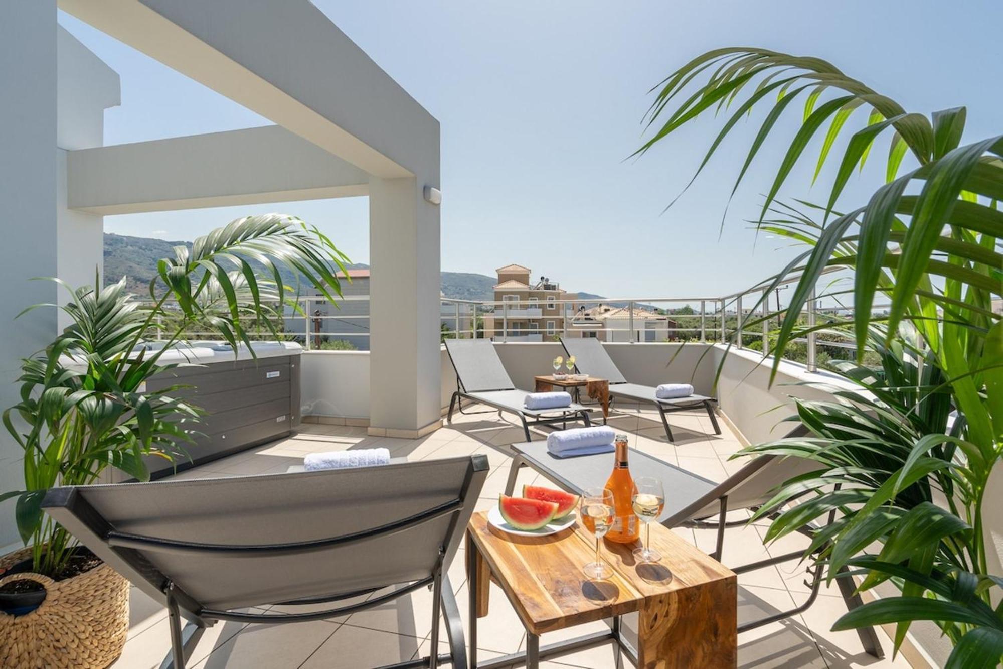 Villa Isabella Luxury Living Rooftop Jacuzzi