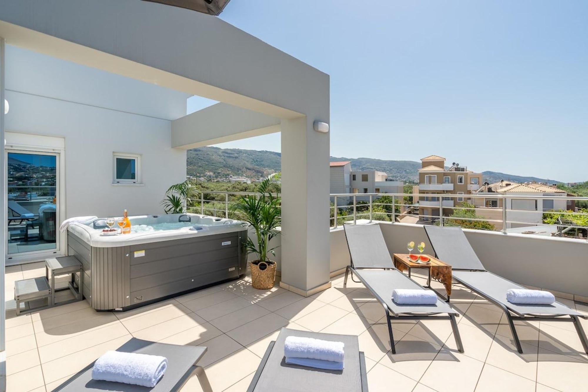 Isabella Luxury Living Rooftop Jacuzzi Villa