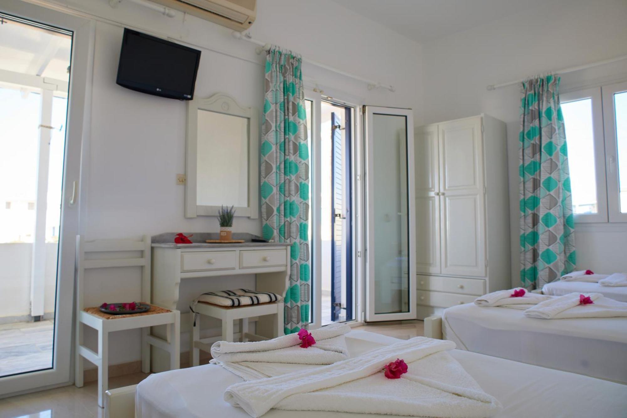 Guest house Theologos Place