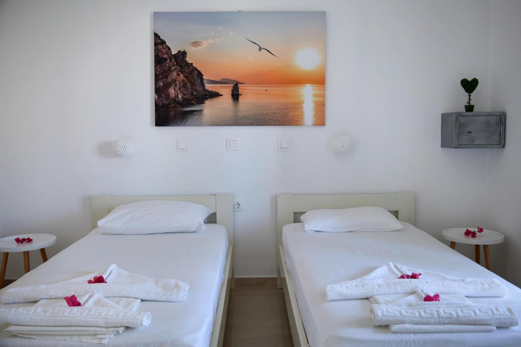 Guest house Theologos Place