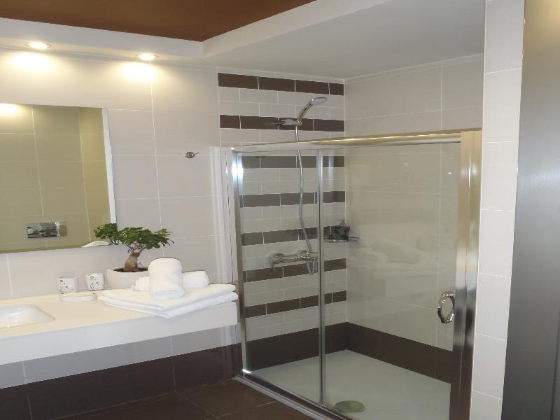 Ilioxenia Apartment *