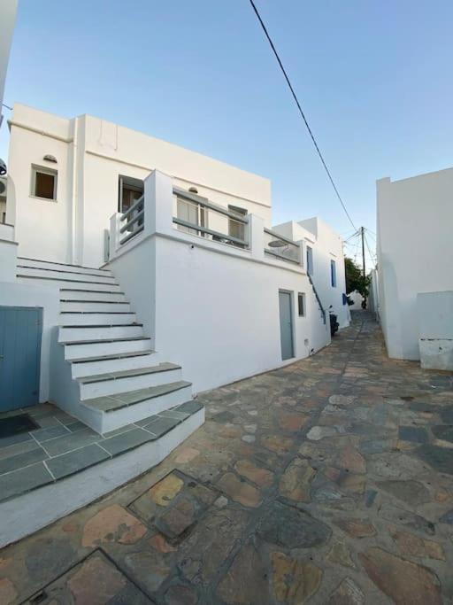 White Escape Holiday home *