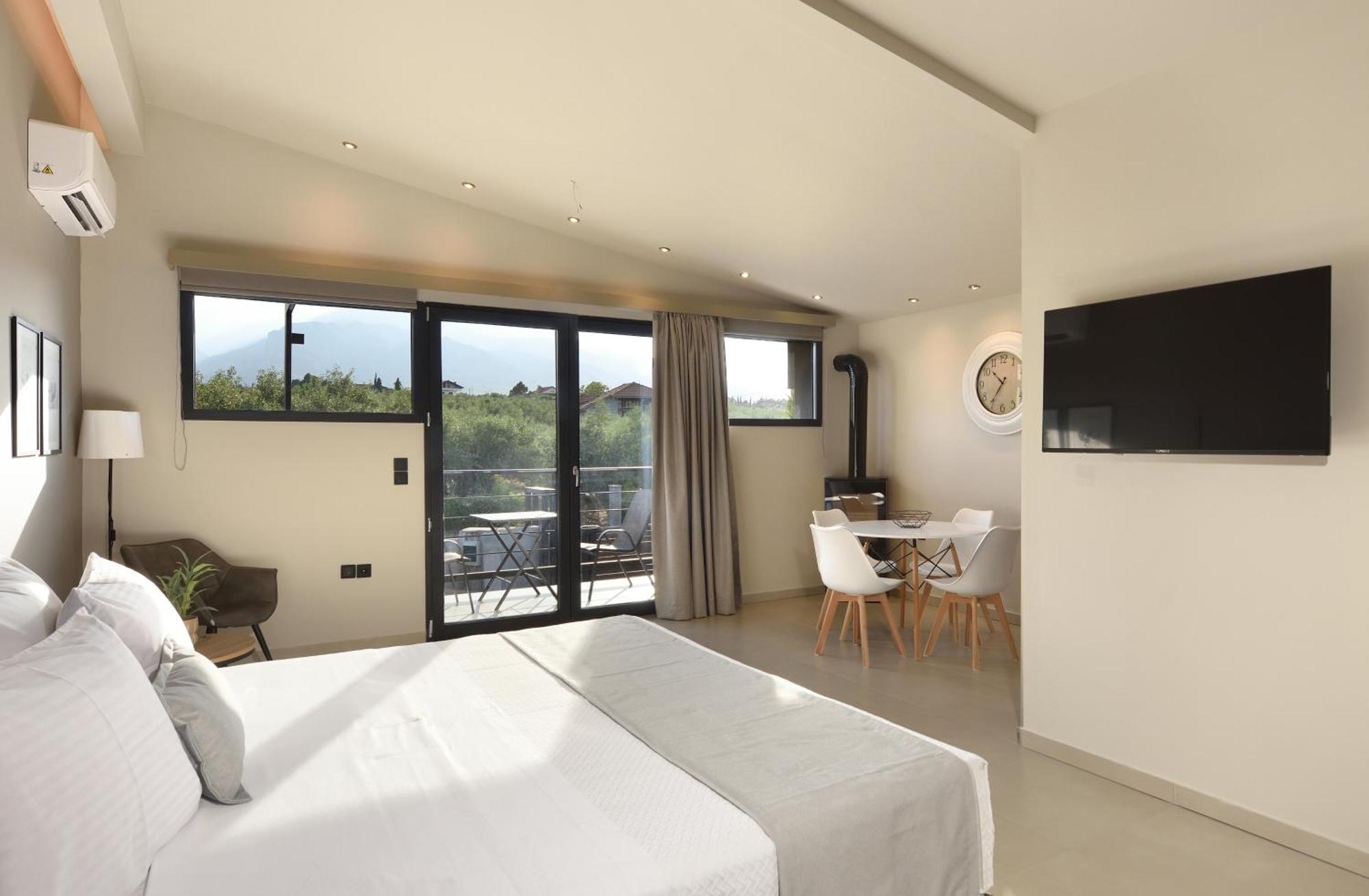 Olive All-seasons Suites, Panel Hospitality Homes & Litochoro