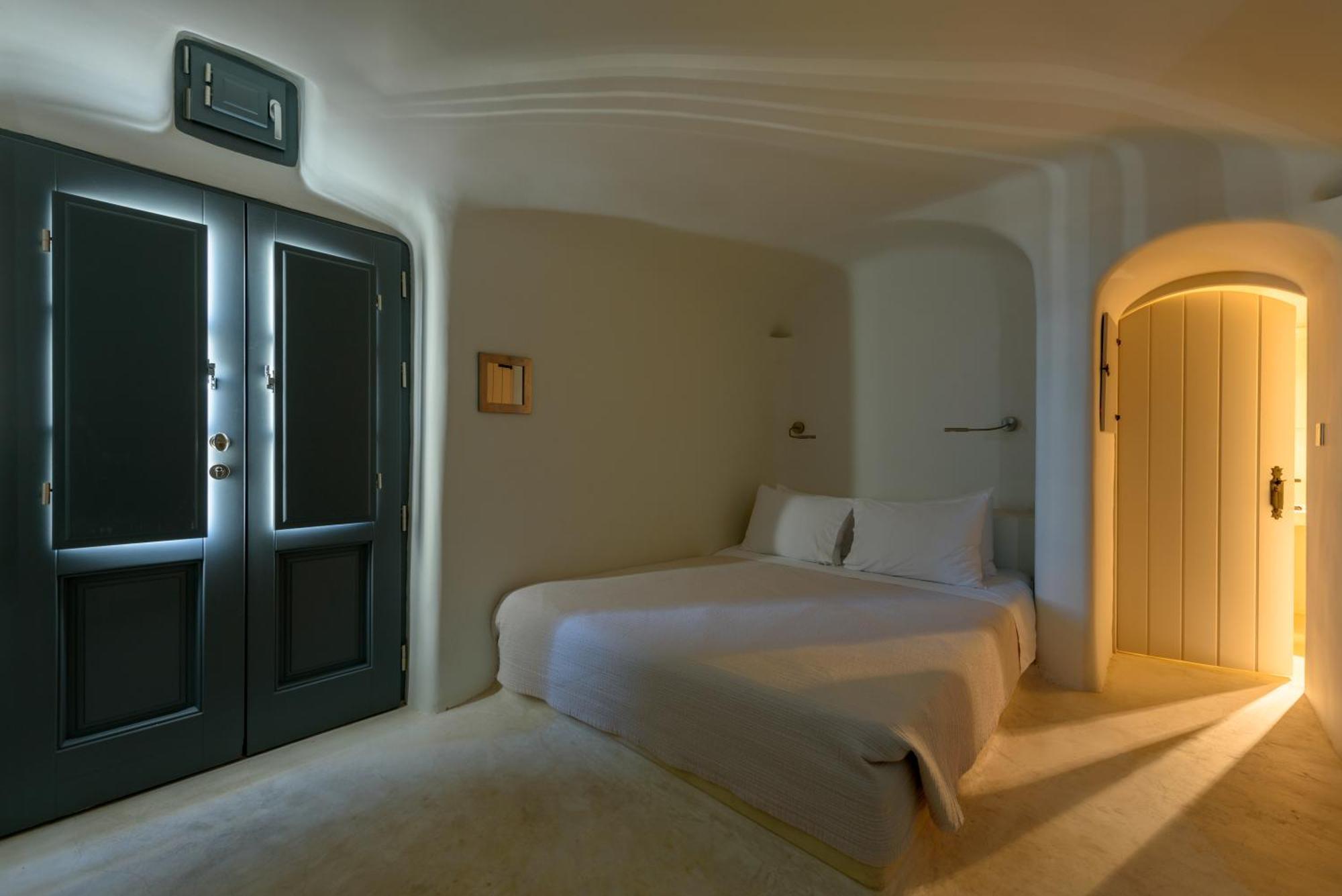 Kapari Natural 5* Imerovigli (Santorini)
