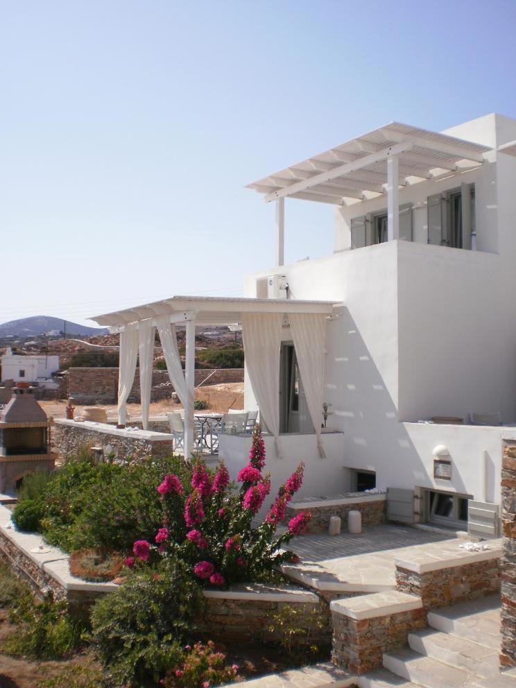 Maison A La *