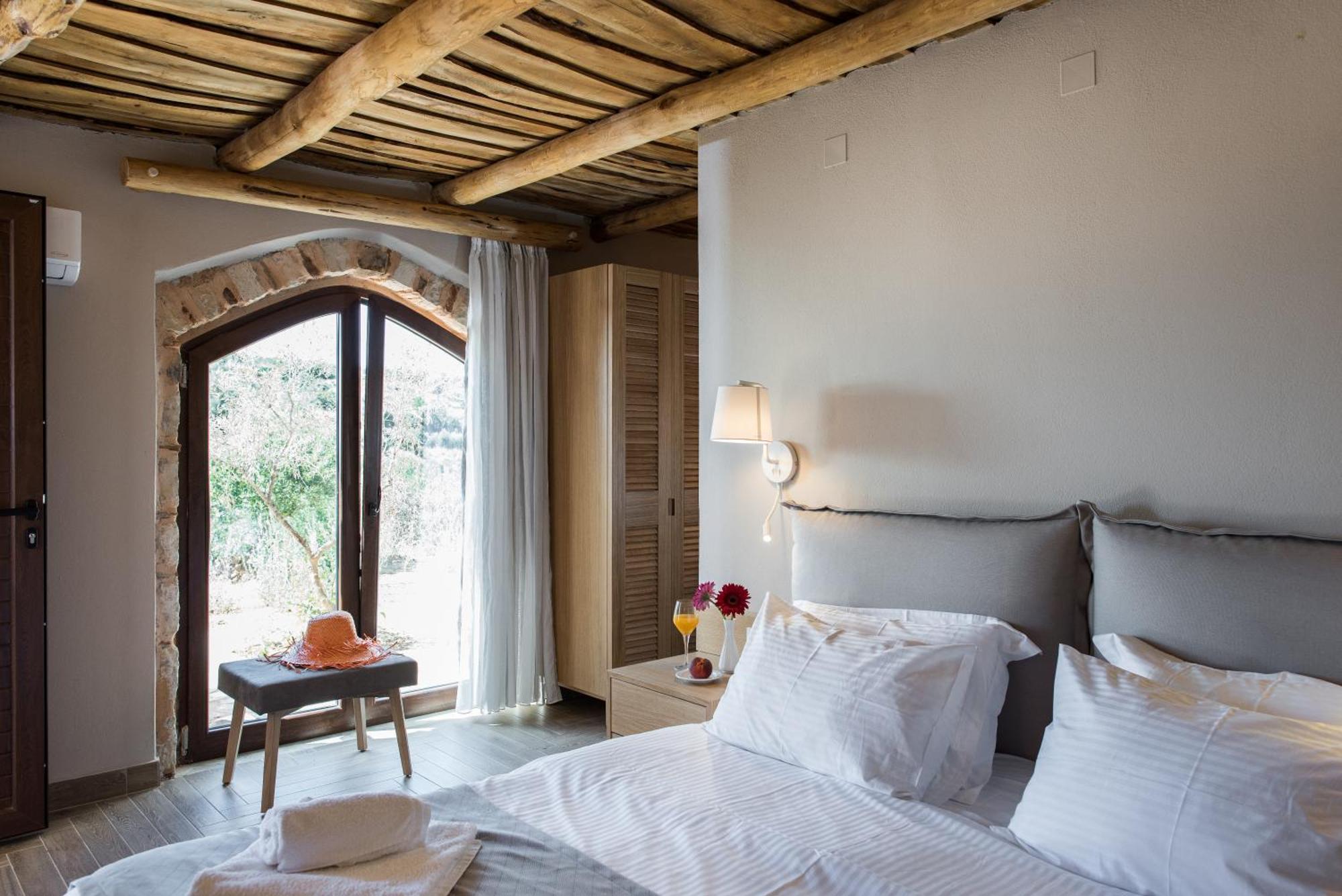 Aparthotel Secret Village 4*