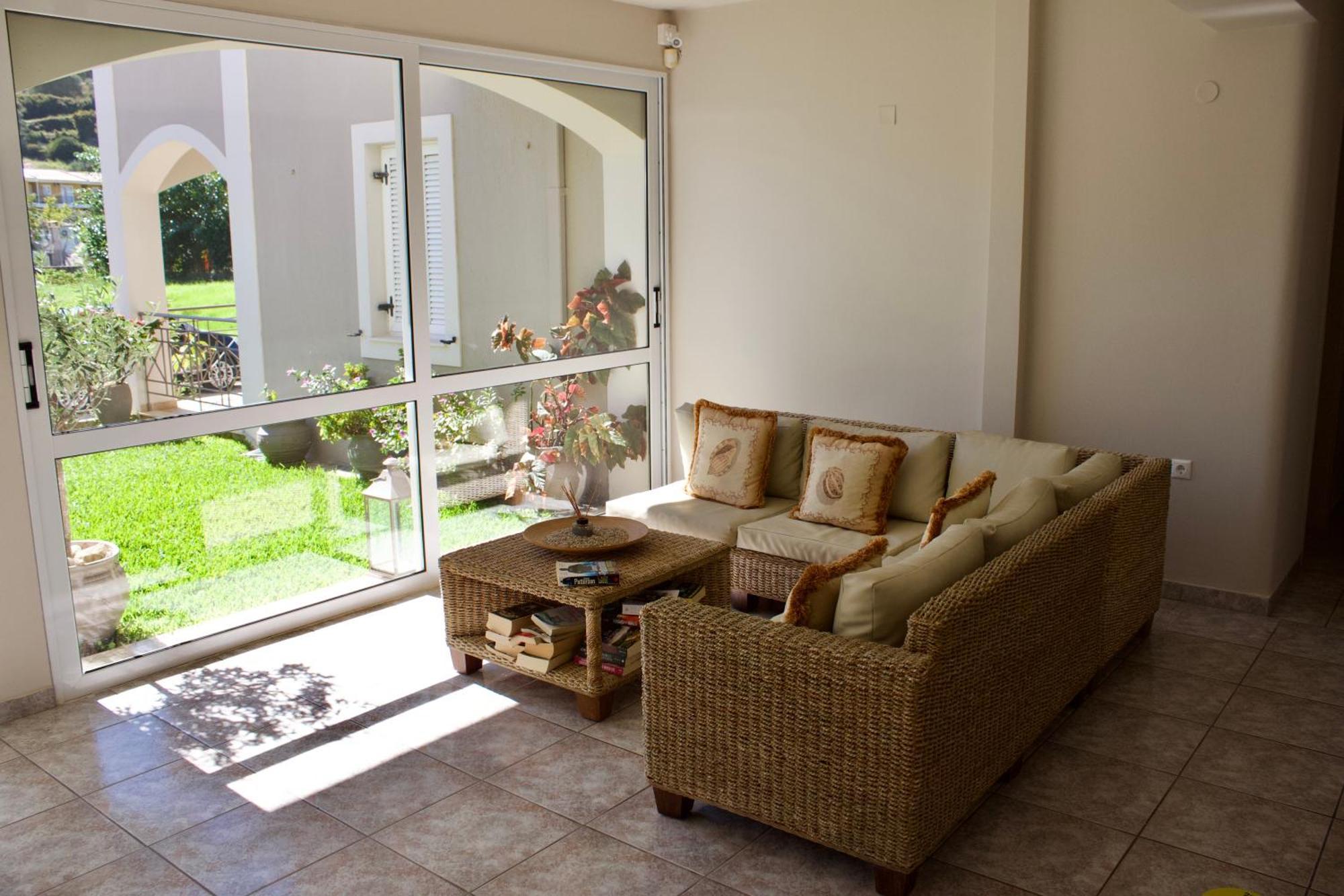 Notos Luxury Apartment