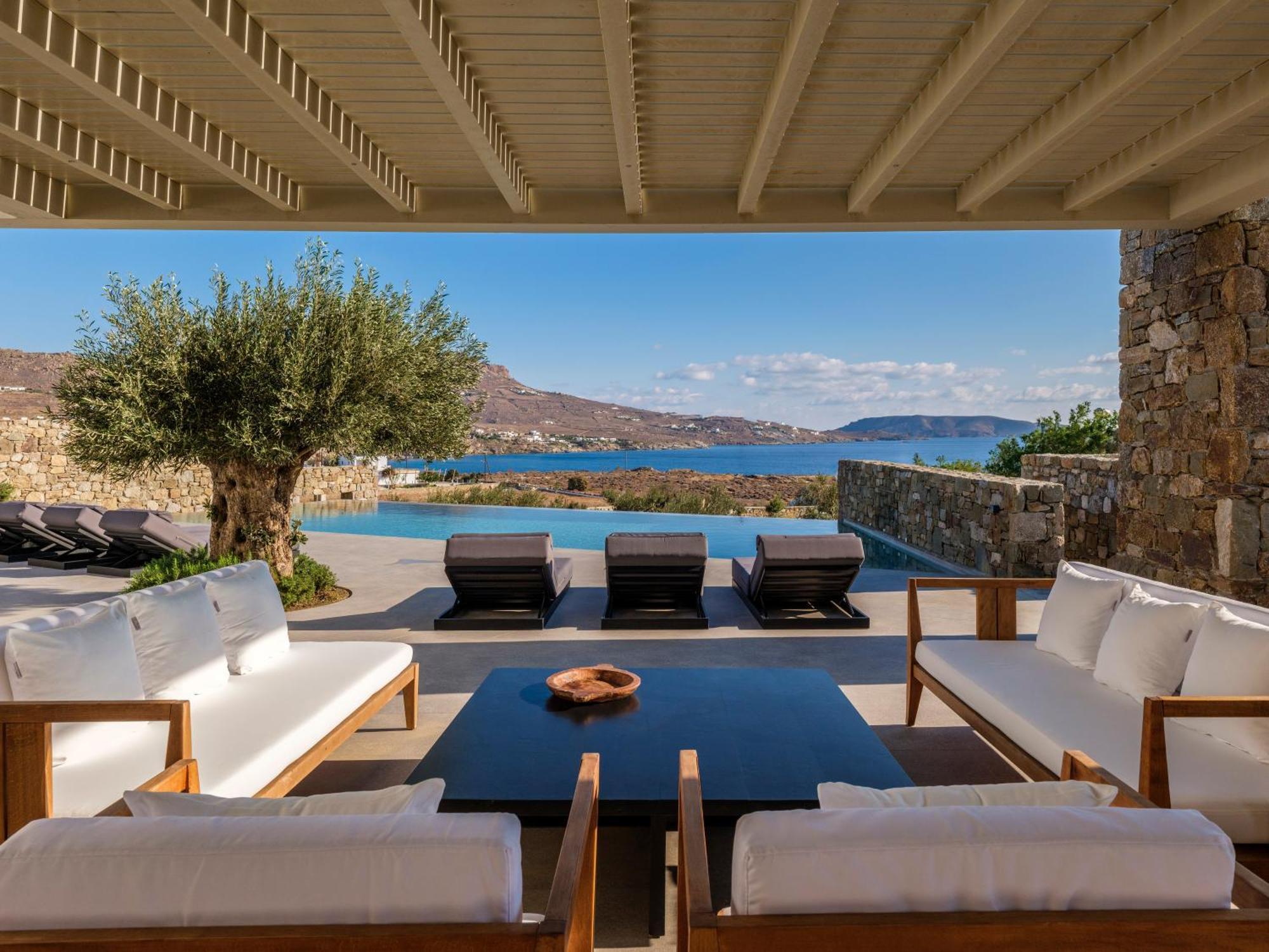 Blue Eye Grand Mykonos *