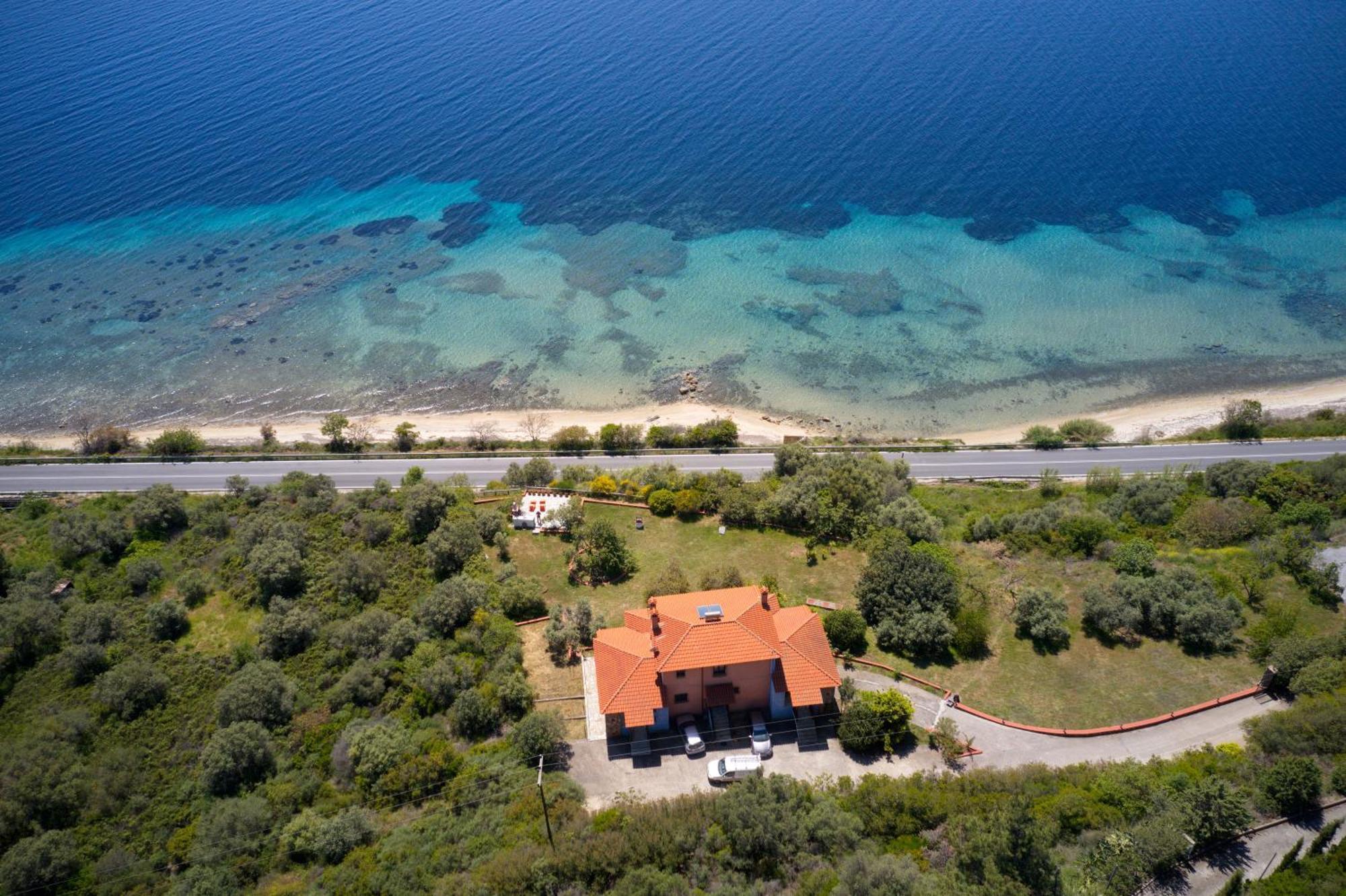 Beachfront With Huge Garden, 3br, Halkidiki