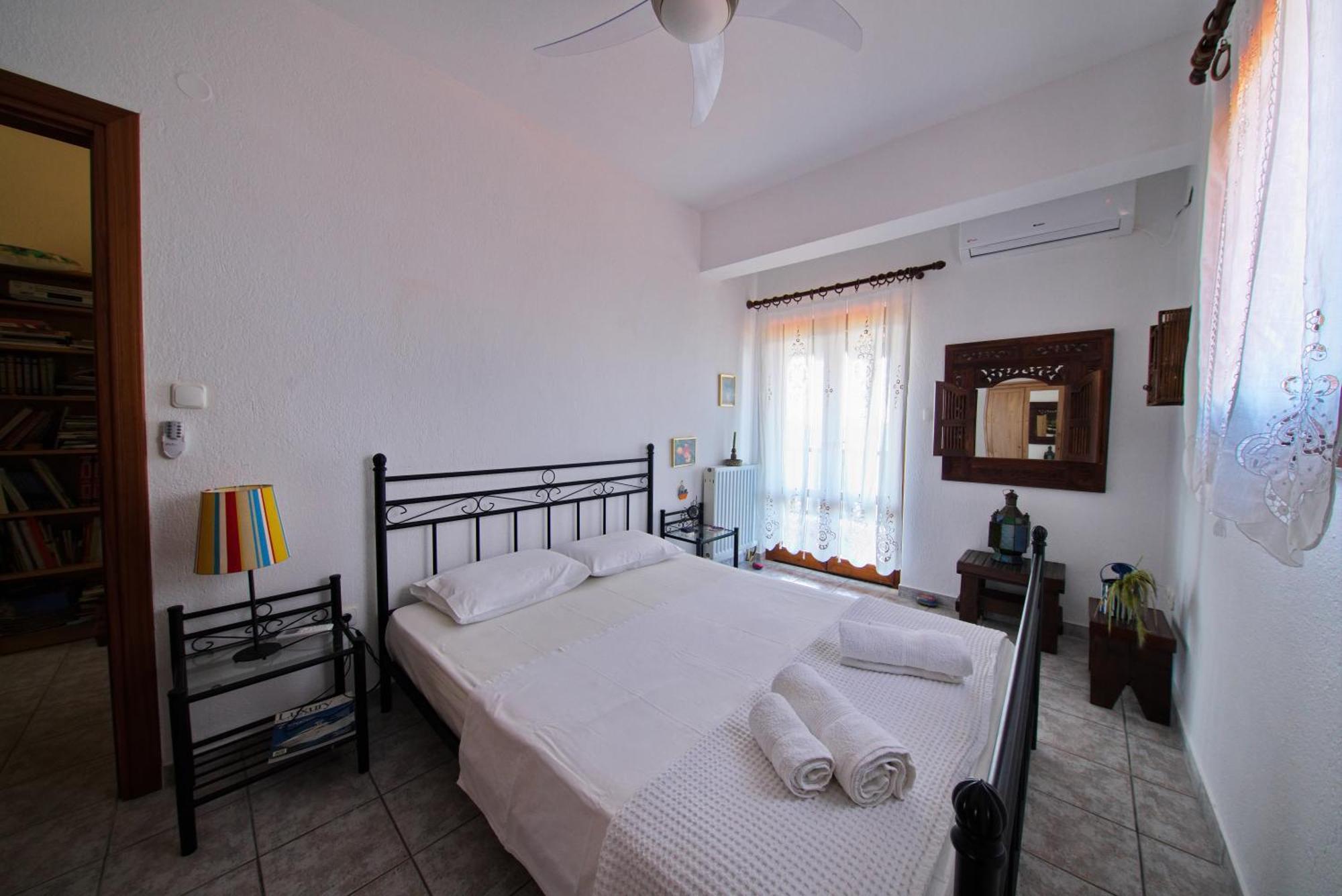 Holiday home Beachfront With Huge Garden, 3br, Halkidiki Nea Roda