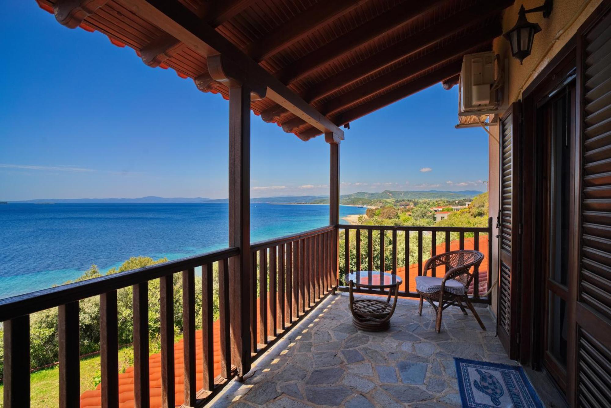 Beachfront With Huge Garden, 3br, Halkidiki