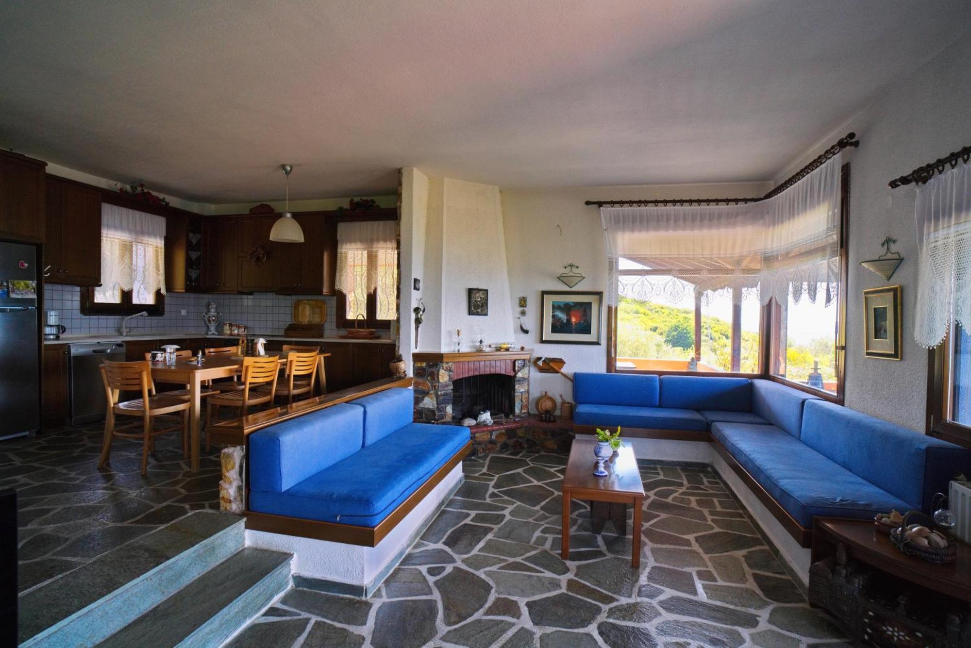 Holiday home Beachfront With Huge Garden, 3br, Halkidiki Nea Roda