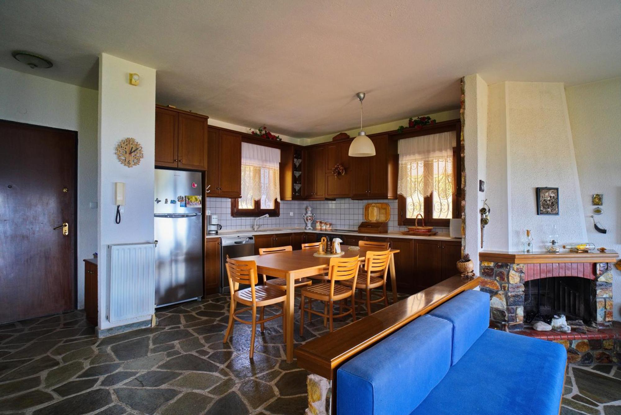 Beachfront With Huge Garden, 3br, Halkidiki *