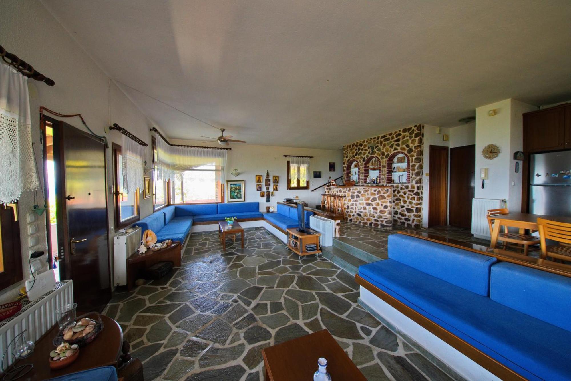 Beachfront With Huge Garden, 3br, Halkidiki