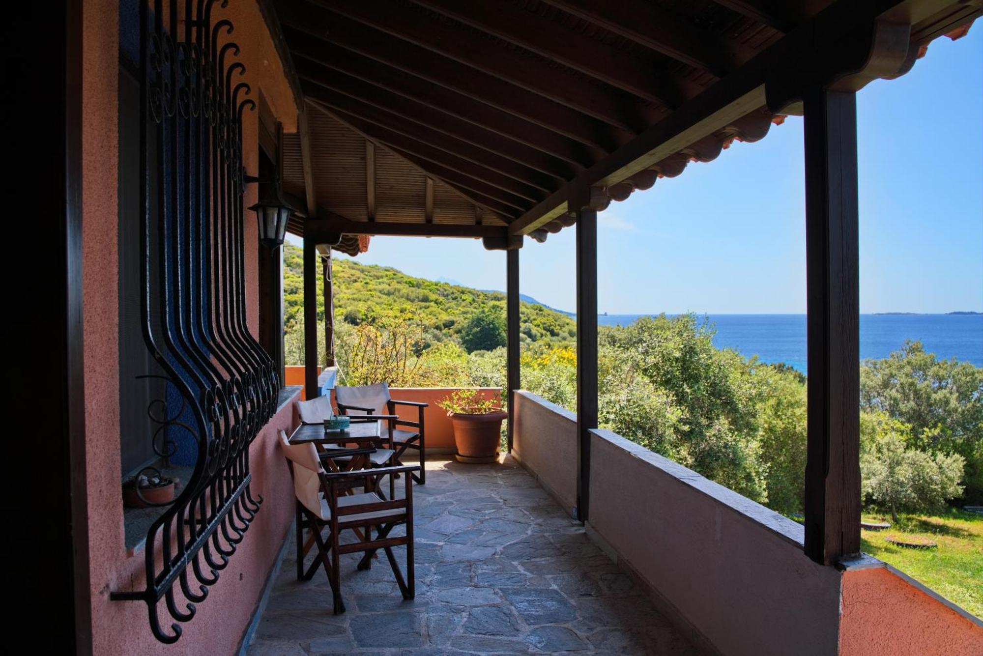 Holiday home Beachfront With Huge Garden, 3br, Halkidiki