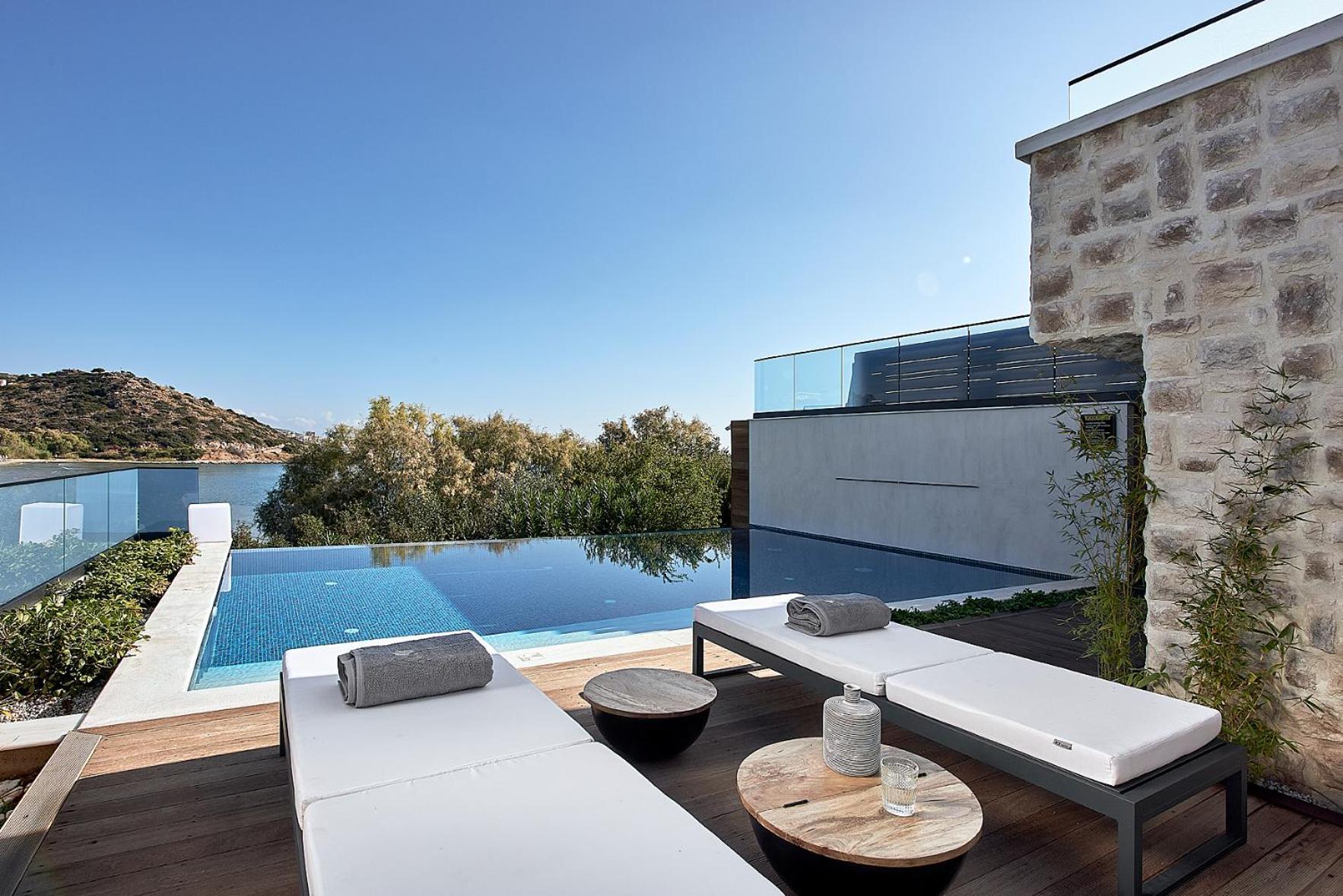 Villa The *