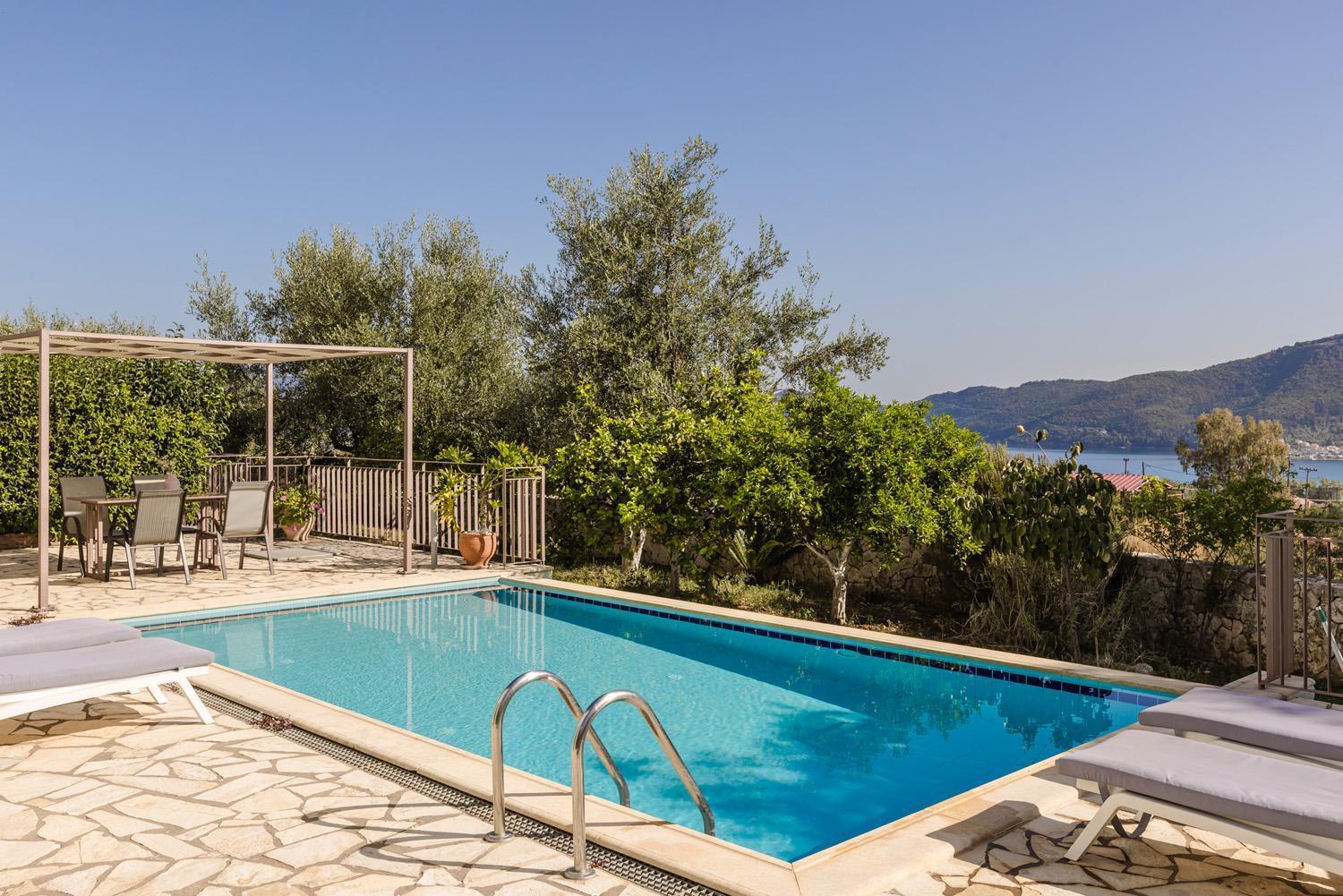 Villa Irineos Karavomylos