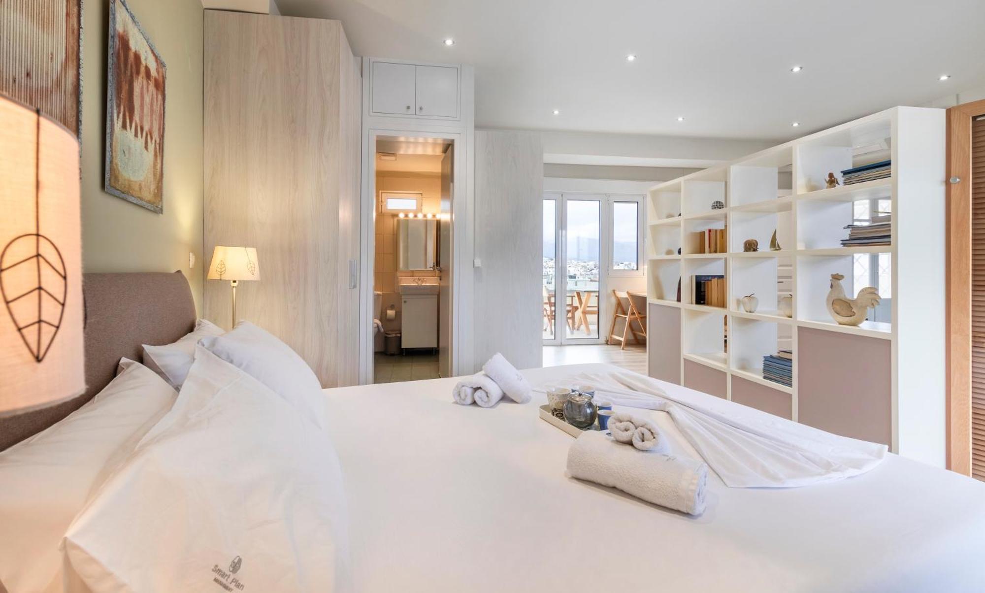 Apartment On Lionsquare With Sea And View