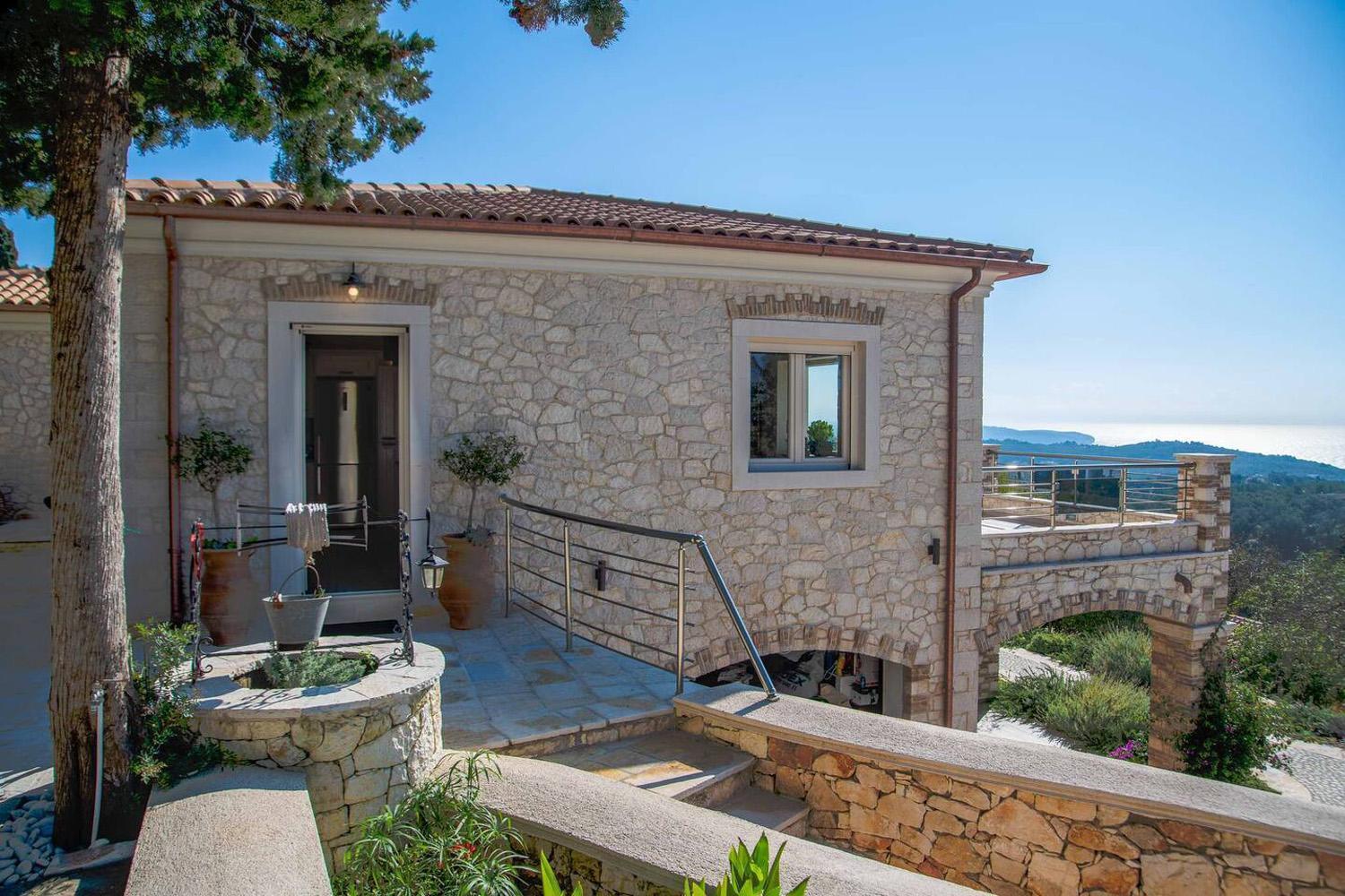 Lithos Holiday home *